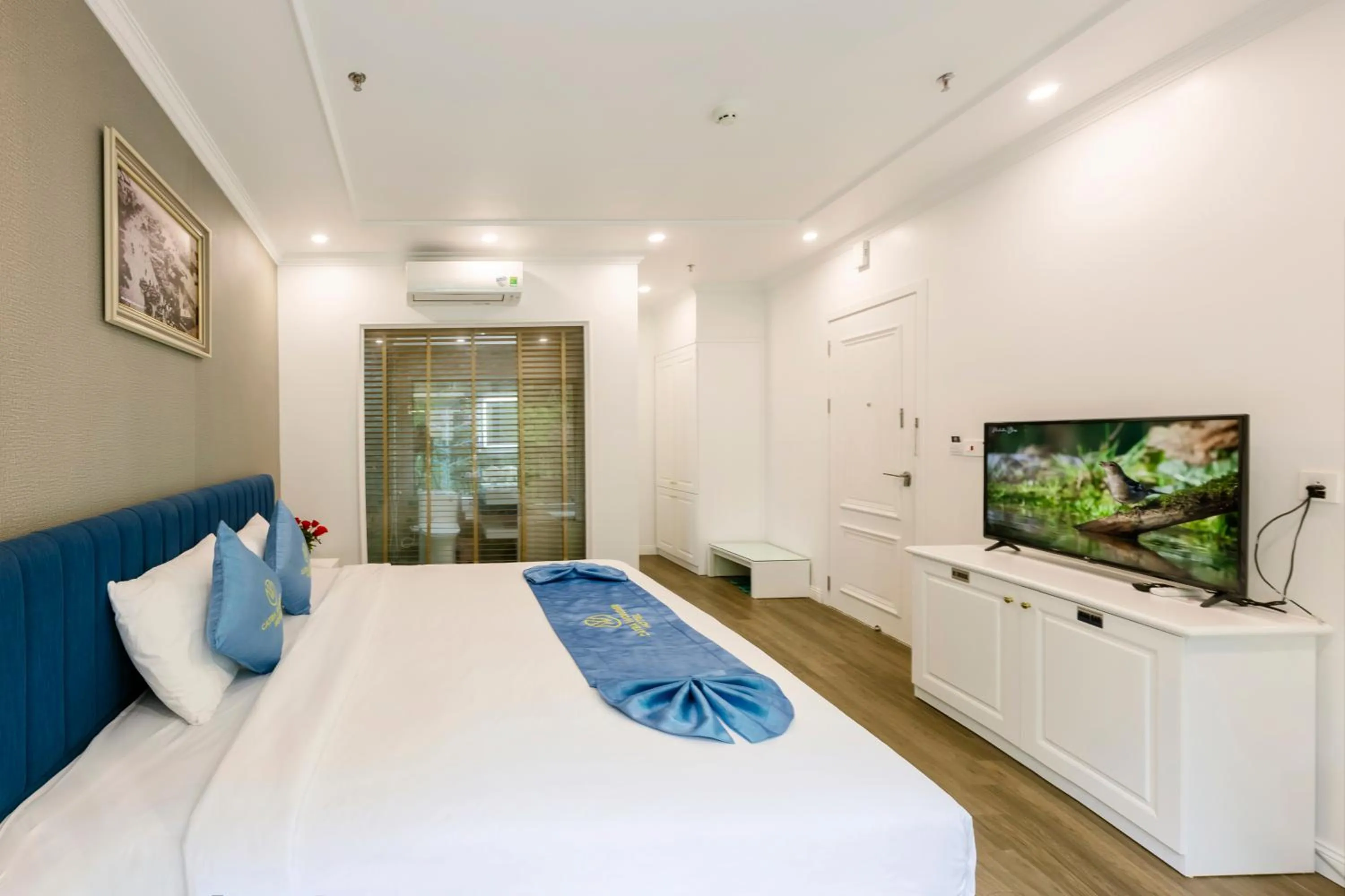 Bed in Cat Ba Wonder Hotel