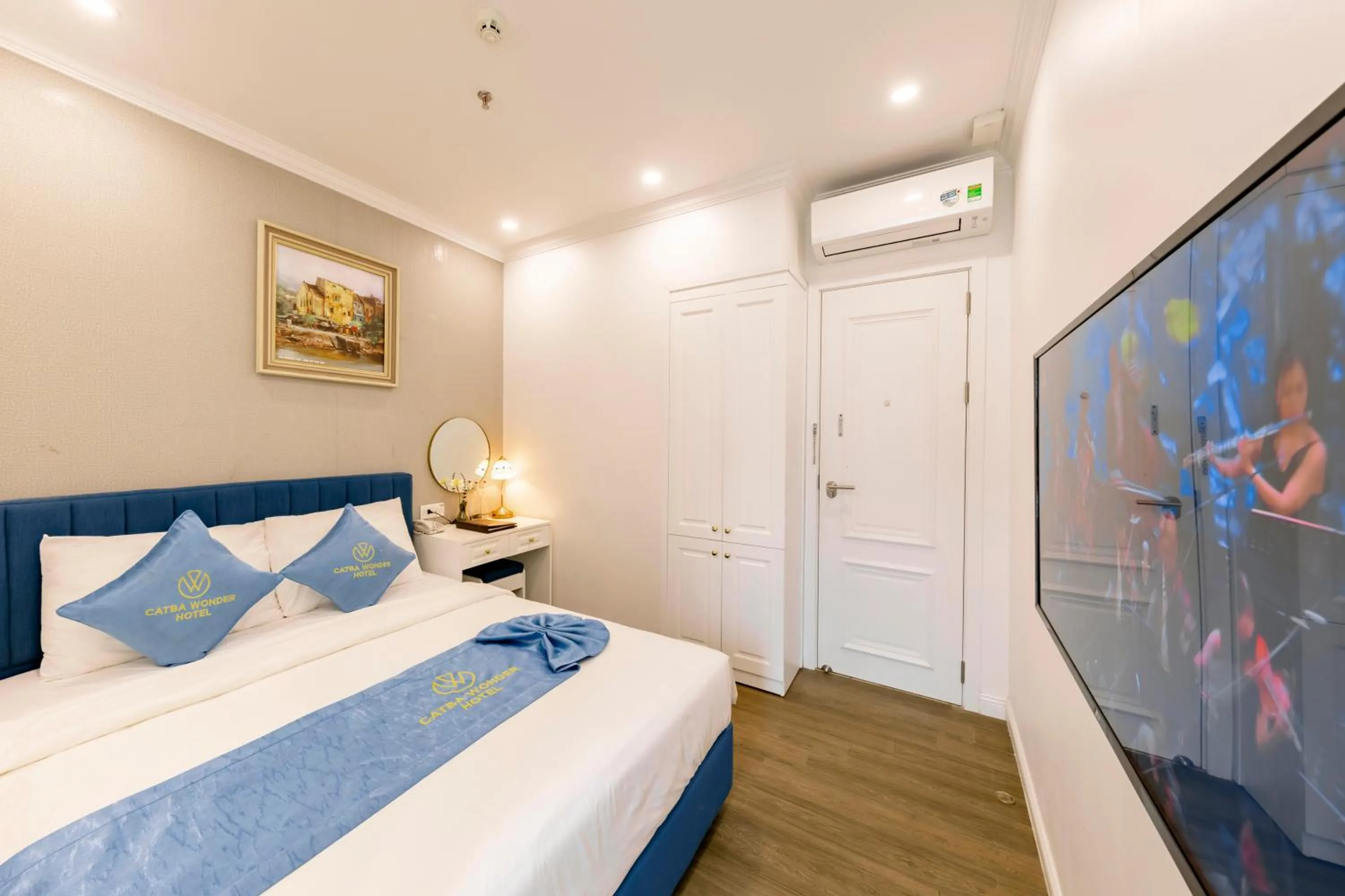 Bedroom, Bed in Cat Ba Wonder Hotel