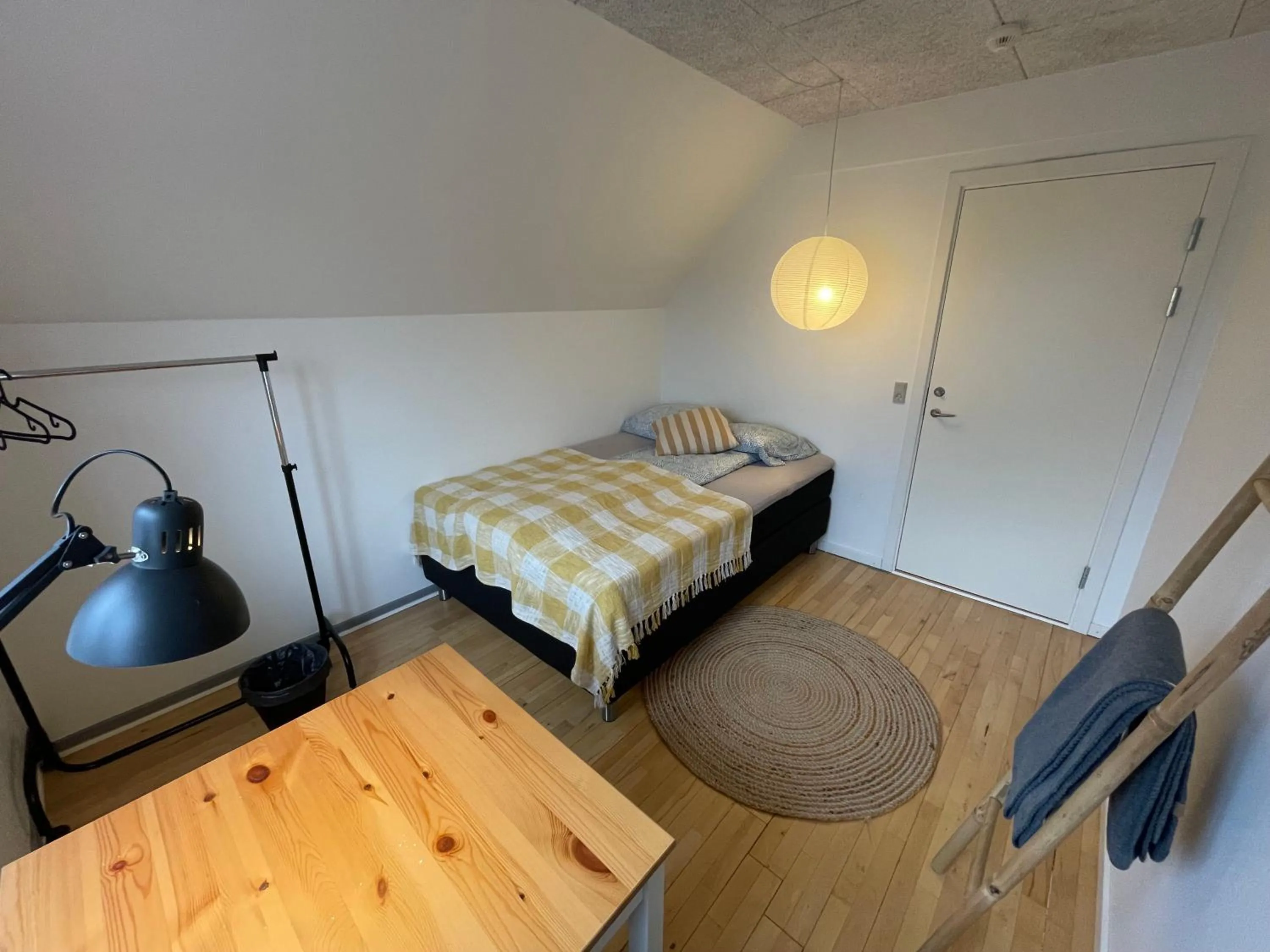 Bed in Room 19 - Hawkraft kulturhotel