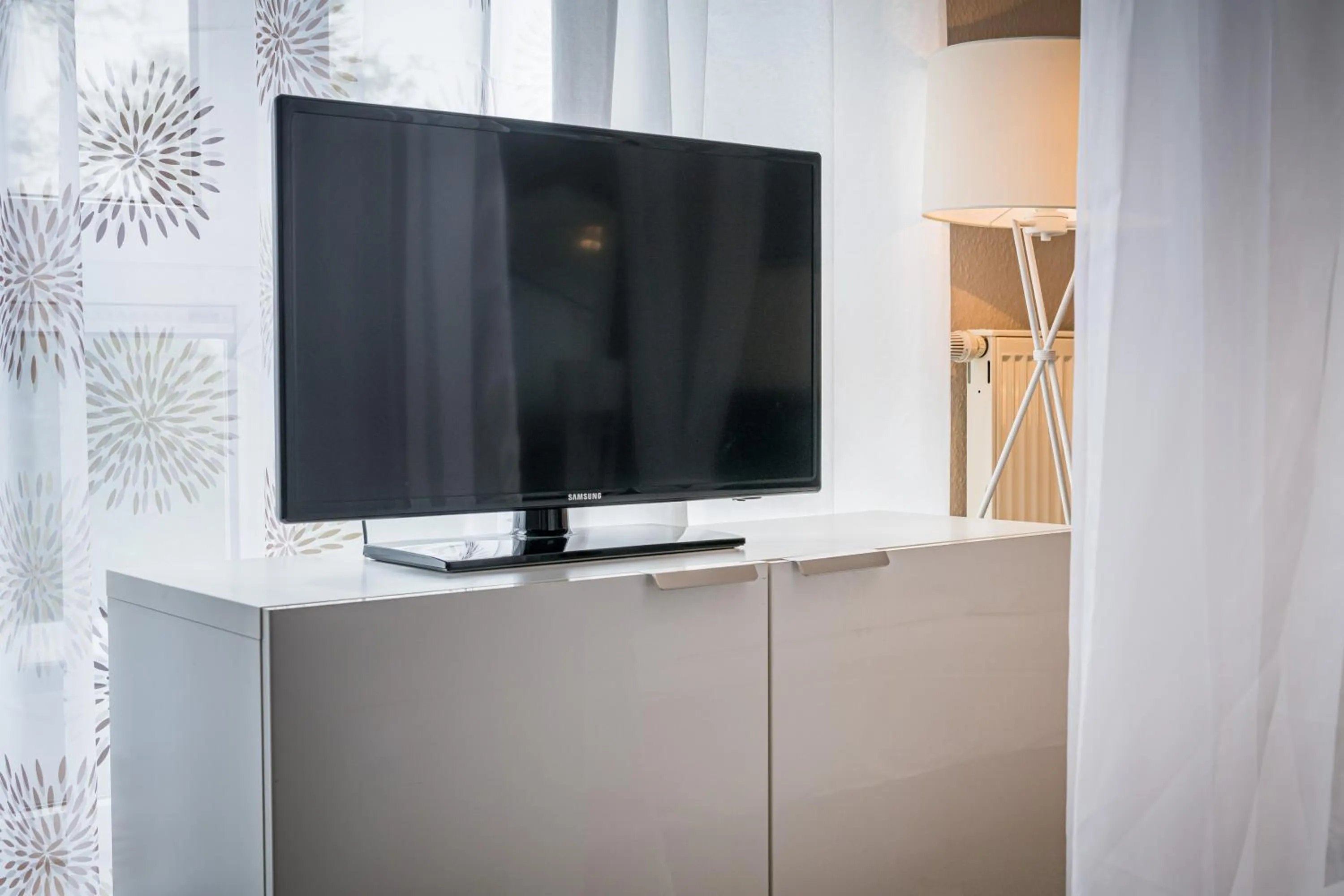 TV and multimedia in Aparthotel Alma Bonn
