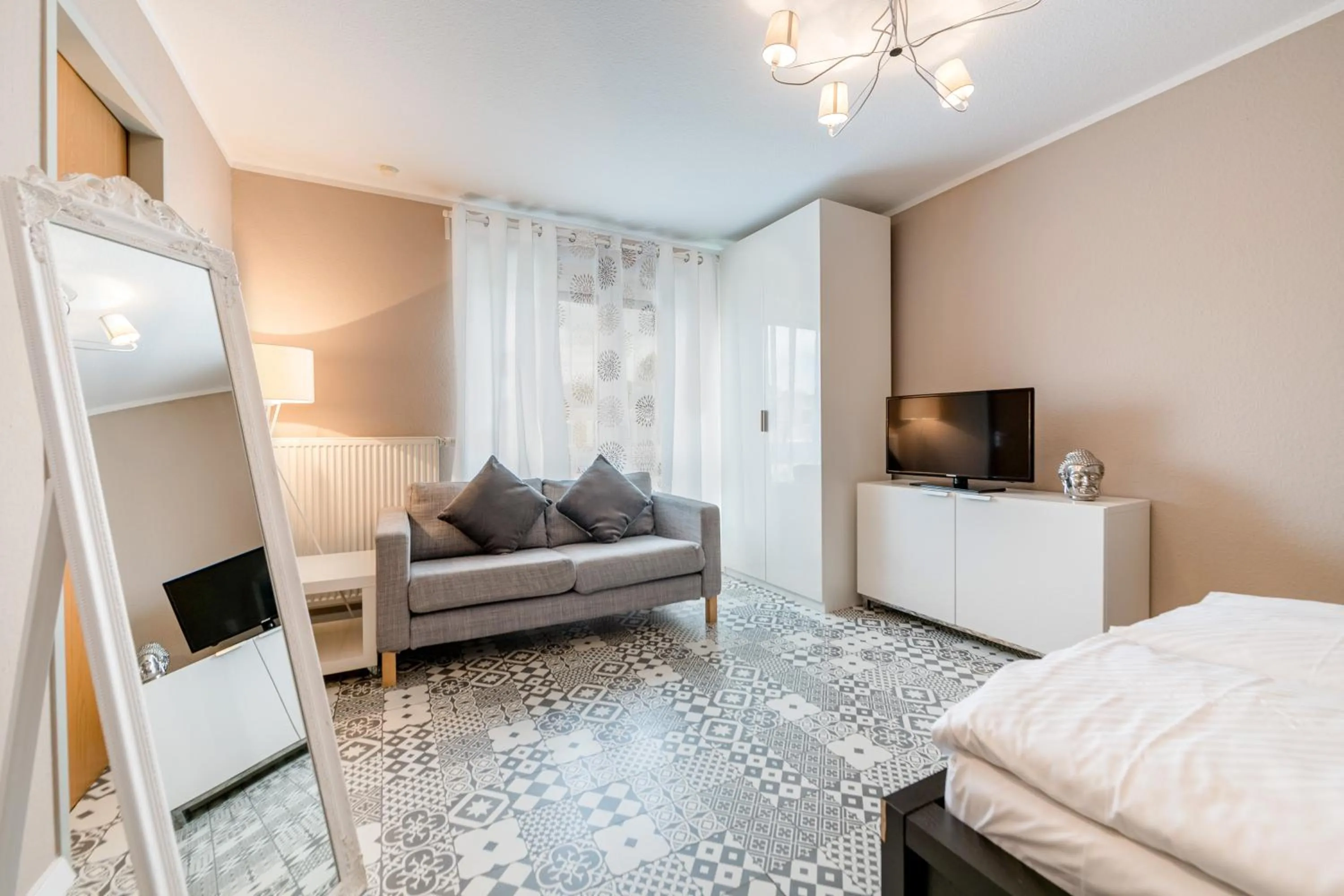 Living room, Bed in Aparthotel Alma Bonn