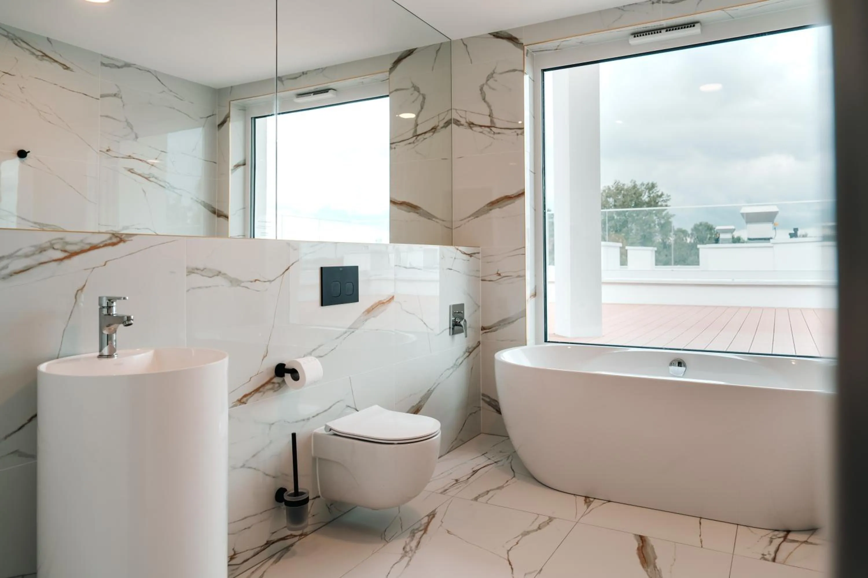 Toilet in Hotel ARCHE Fabryka Samolotów w Mielnie