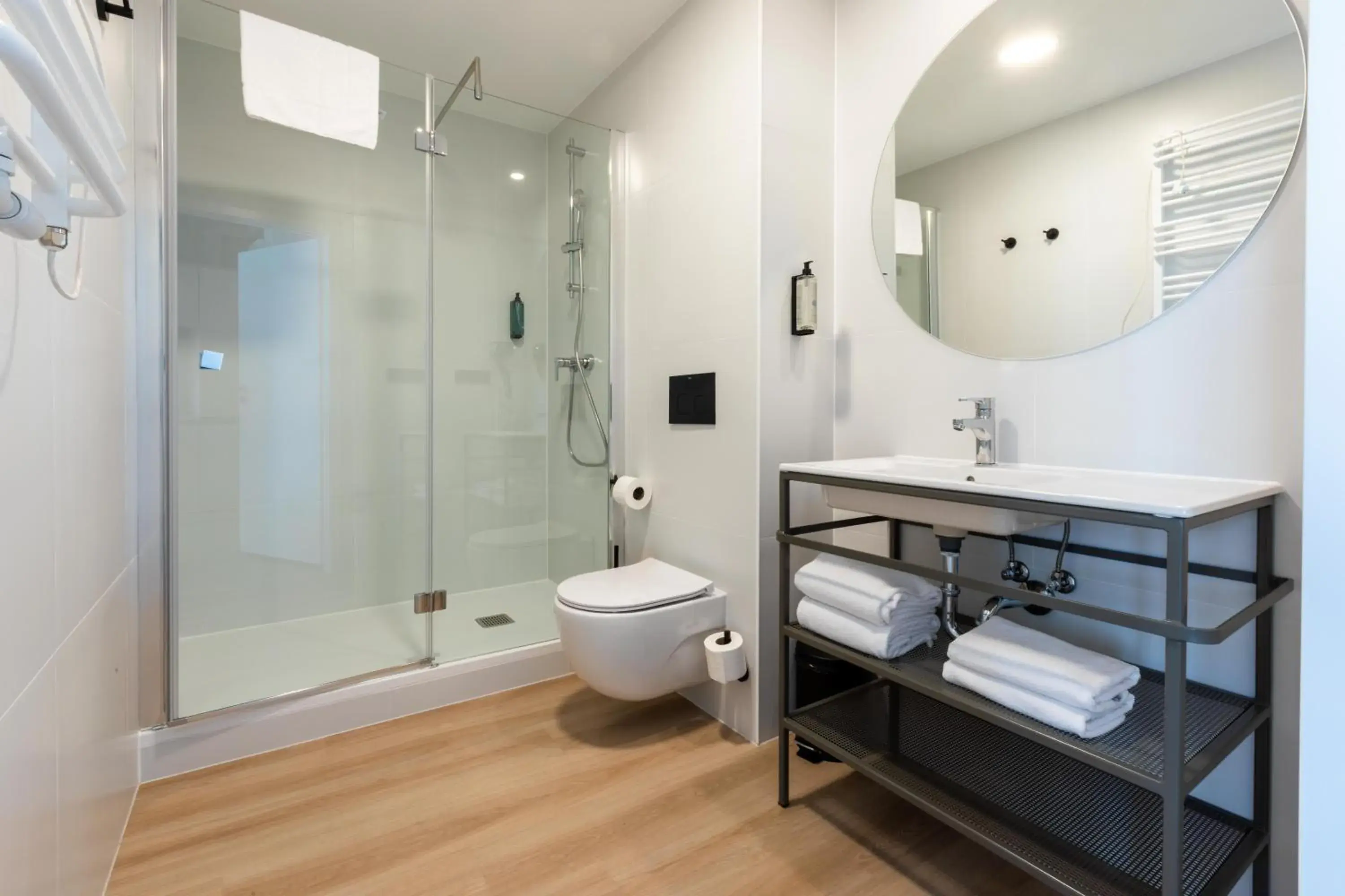 Superior One-Bedroom Apartment with Balcony - single occupancy in Hotel ARCHE Fabryka Samolotów w Mielnie Superior One-Bedroom Apartment with Balcony - single occupancy in Hotel ARCHE Fabryka Samolotów w Mielnie