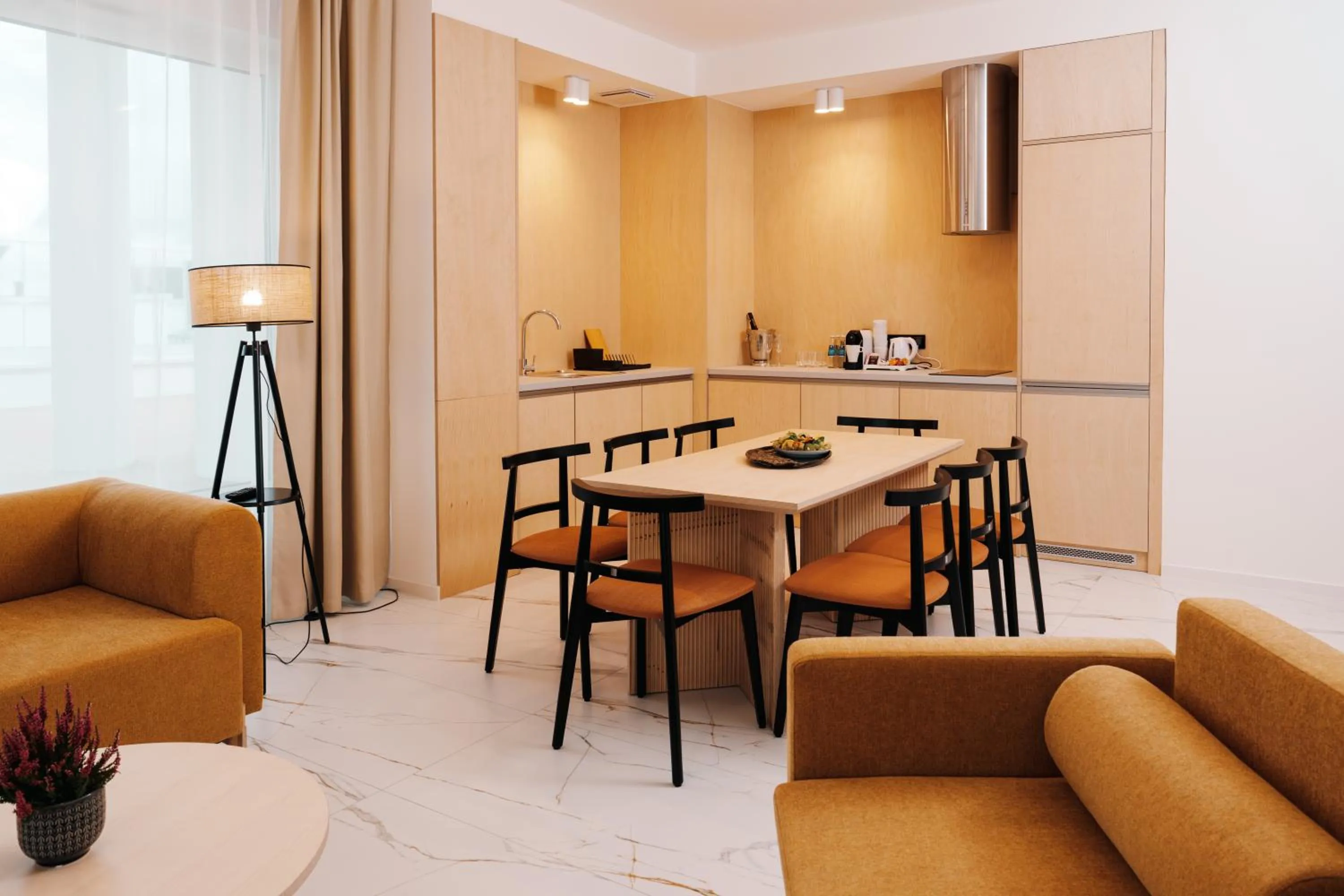 Kitchen or kitchenette in Hotel ARCHE Fabryka Samolotów w Mielnie