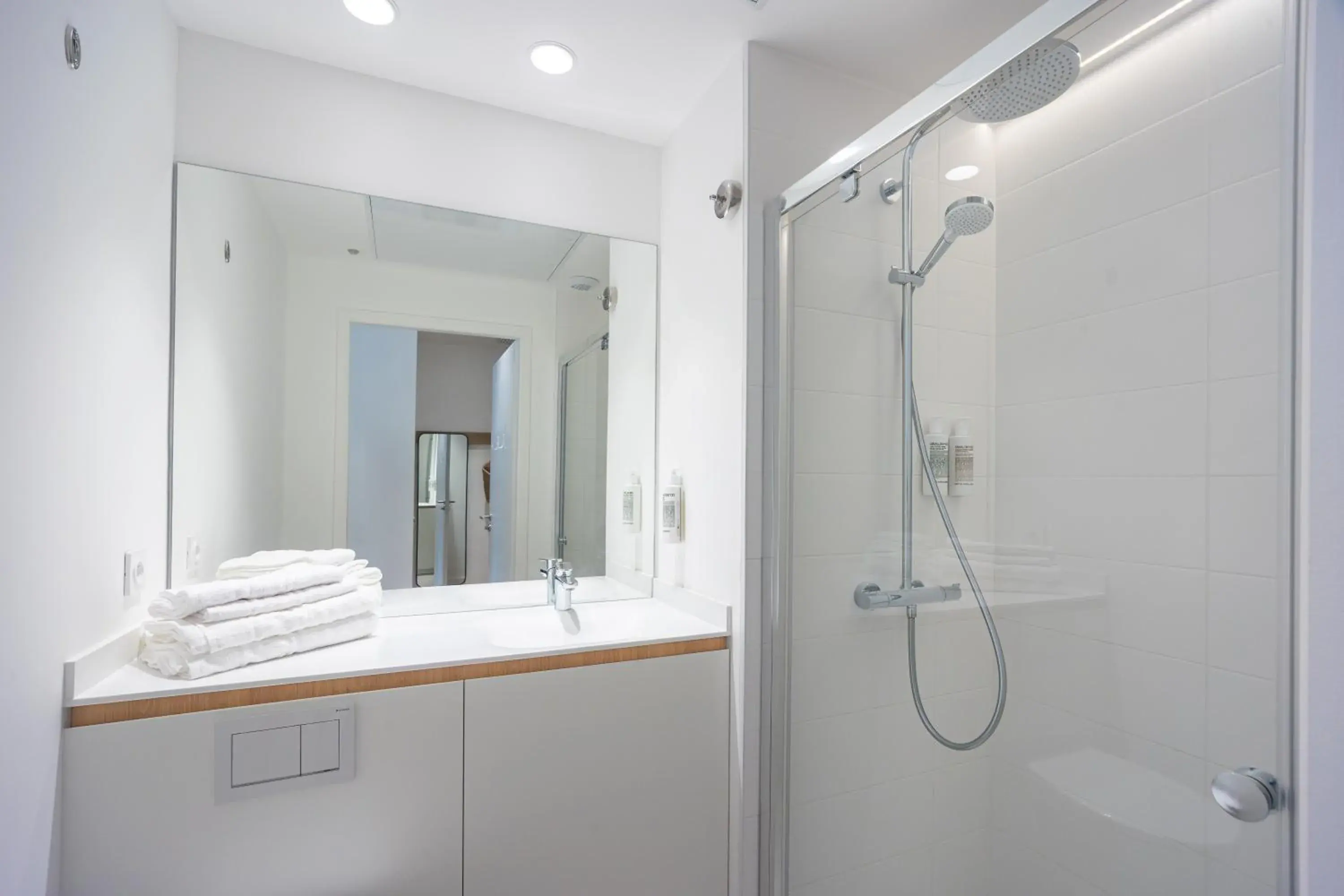 Apartment with Mountain View in The Babel Community Hôtel - Grenoble Bastille Apartment with Mountain View in The Babel Community Hôtel - Grenoble Bastille