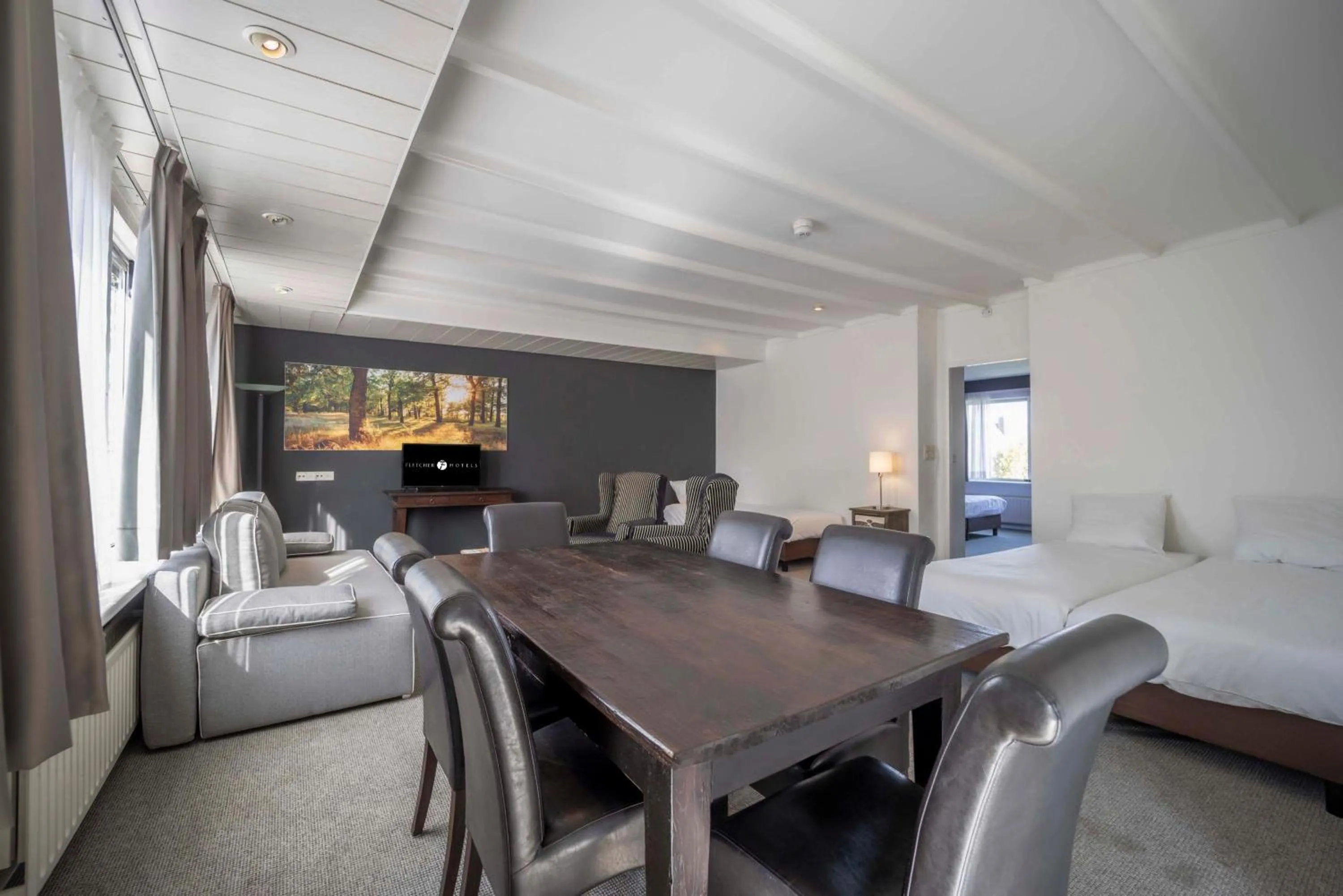 Seating area in Fletcher Hotel-Restaurant Waalwijk