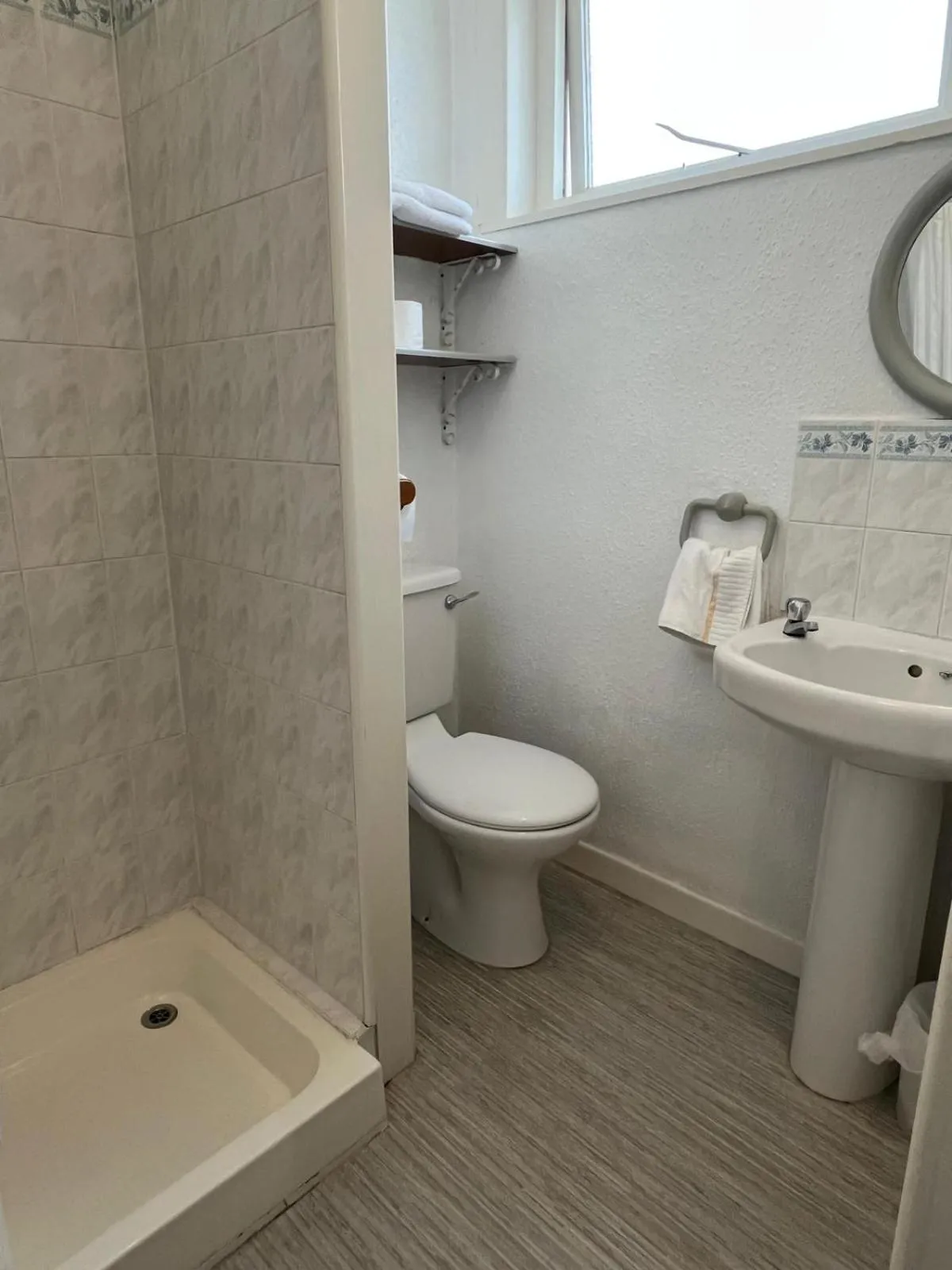 Bathroom in Alondra Hotel