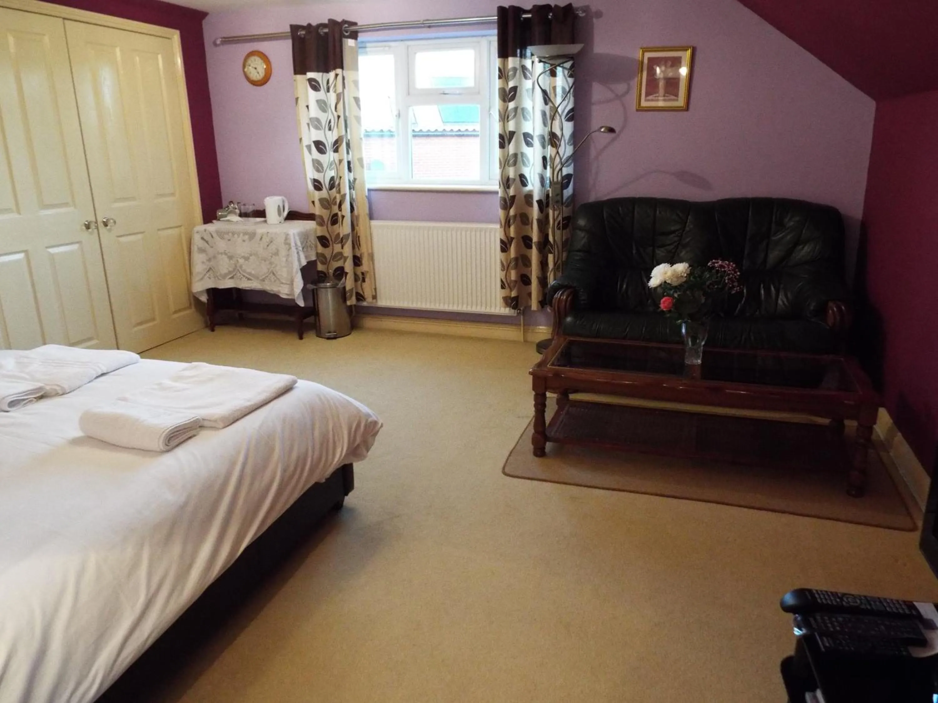 Day, Bed in Mount Lavinia