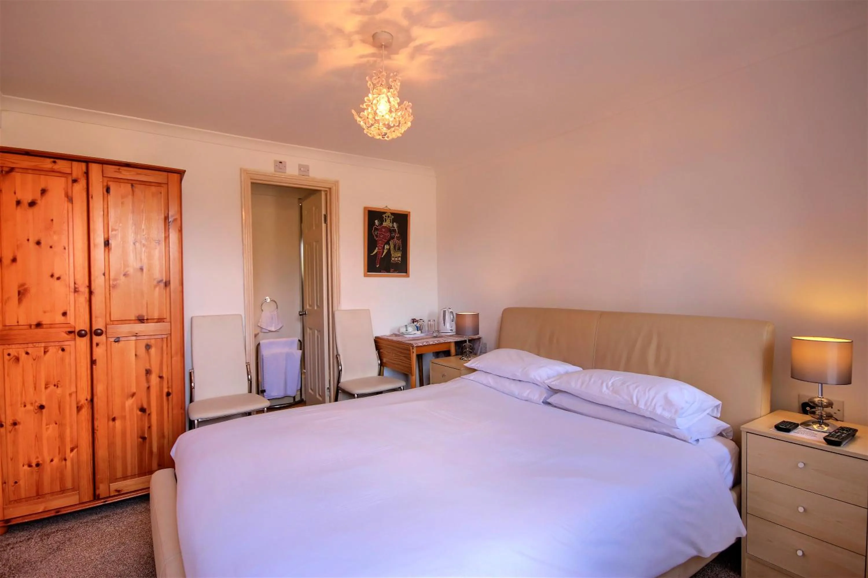 Photo of the whole room, Bed in Mount Lavinia