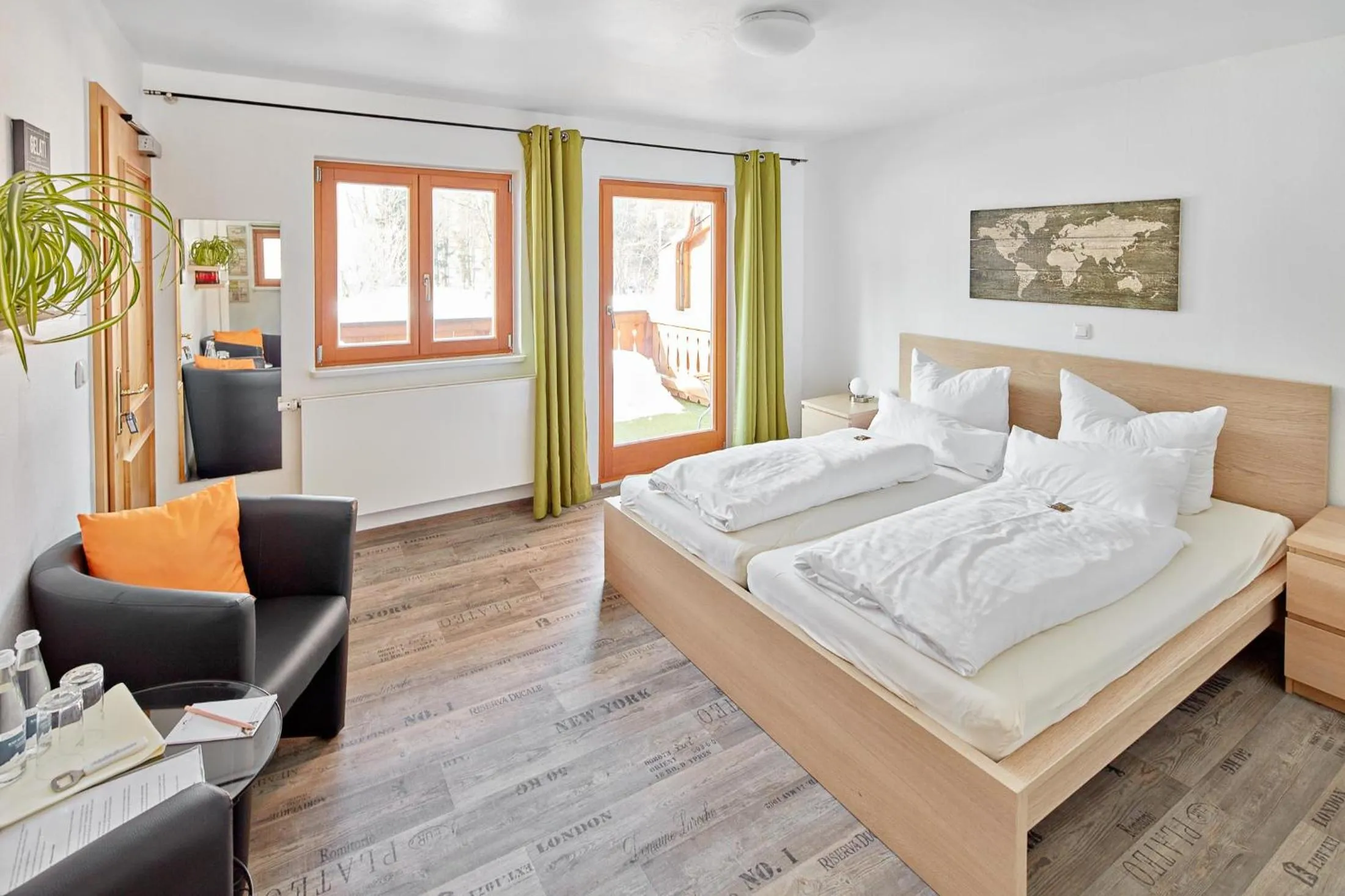 Toilet, Bed in Hotel Garni Alte Säge Ruhpolding inkl Chiemgaukarte