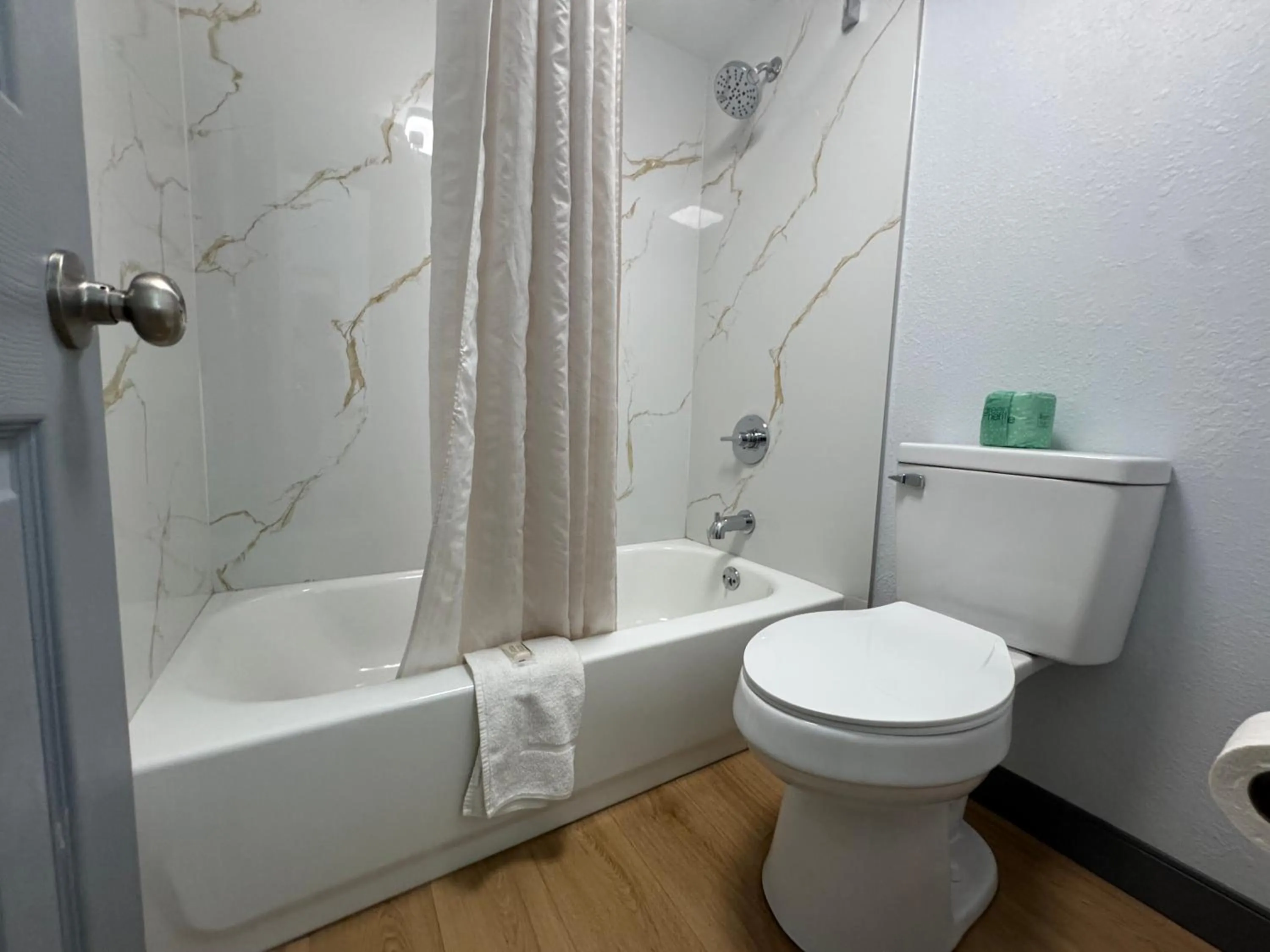 Travelodge by Wyndham Gainesville