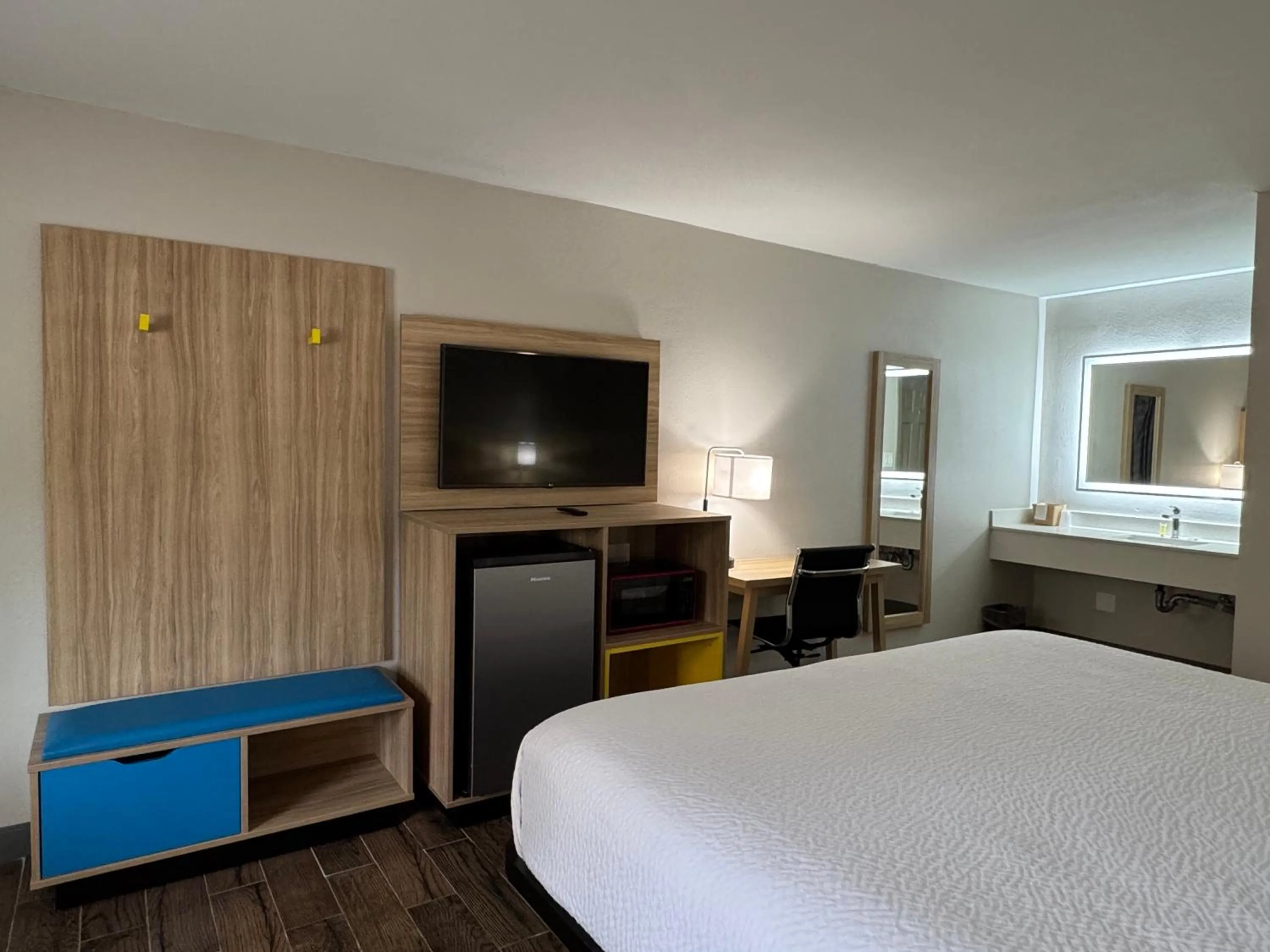 Bed in Travelodge by Wyndham Gainesville