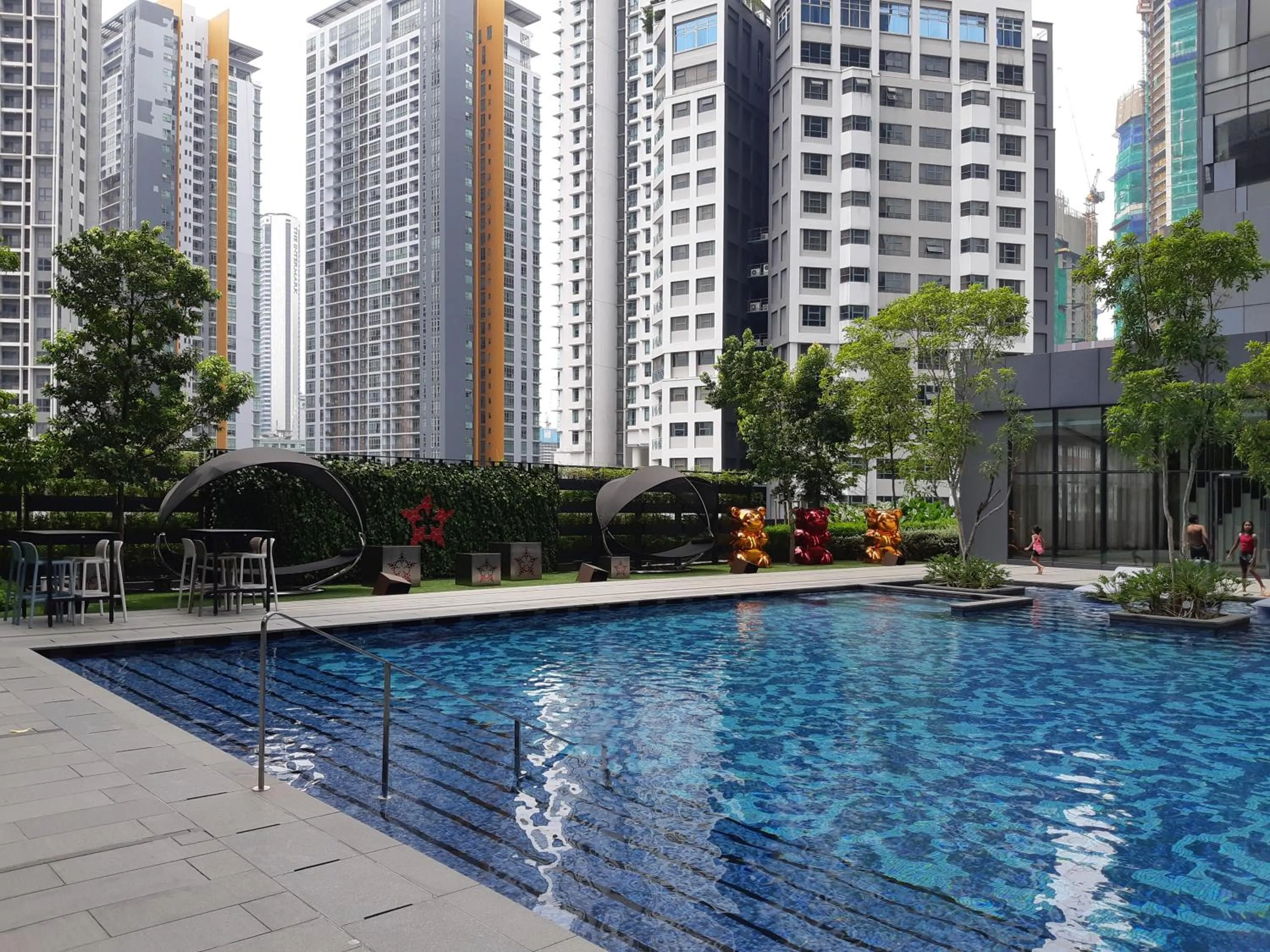 Swimming pool in Star KLCC by Arman