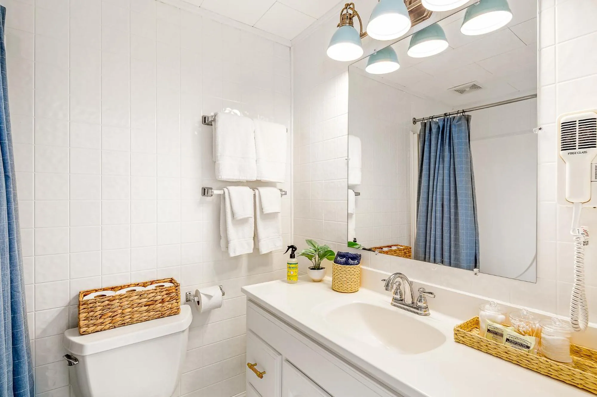 Bathroom in Seascape Motel & Cottages