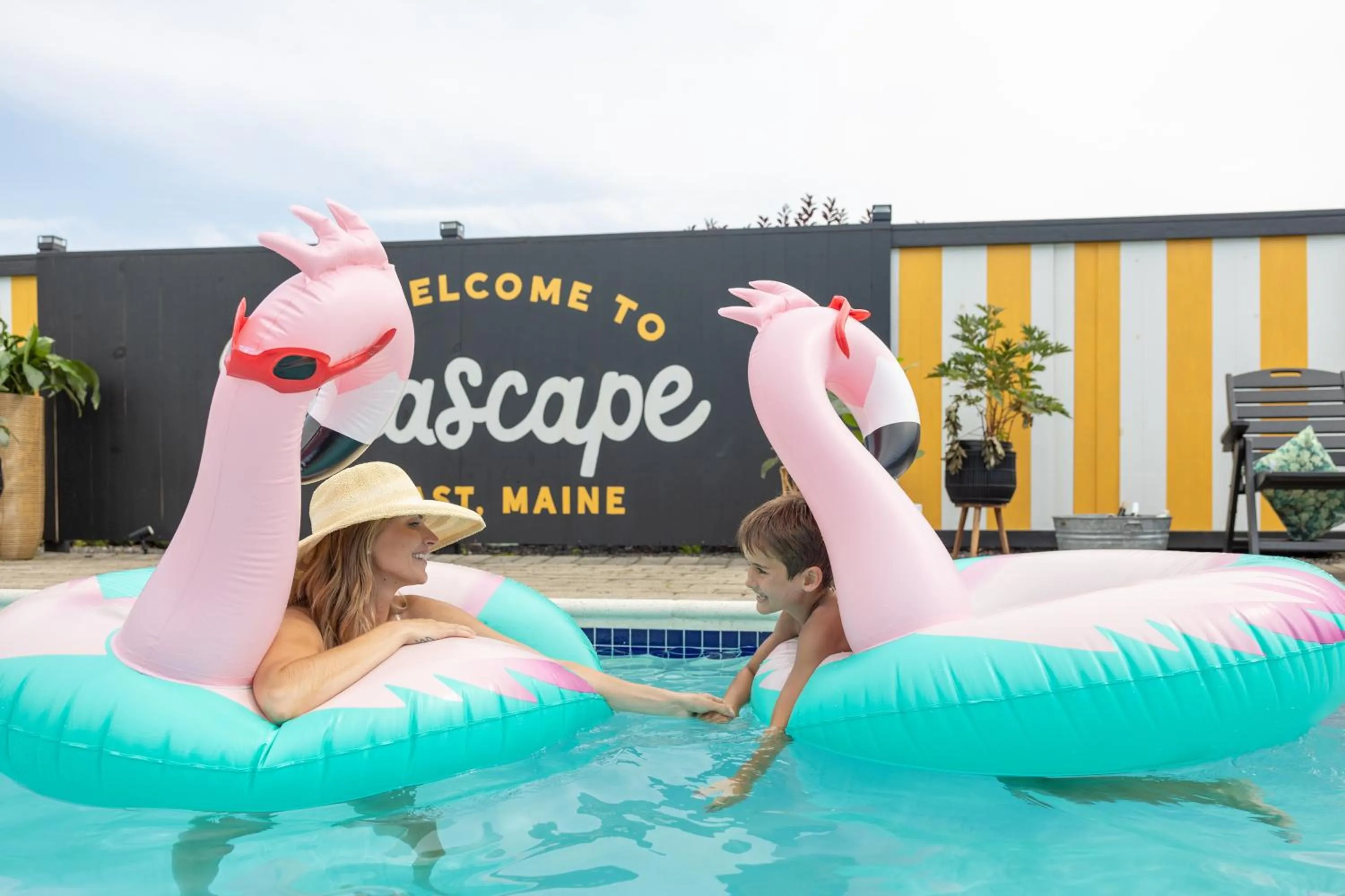 Seascape Motel & Cottages