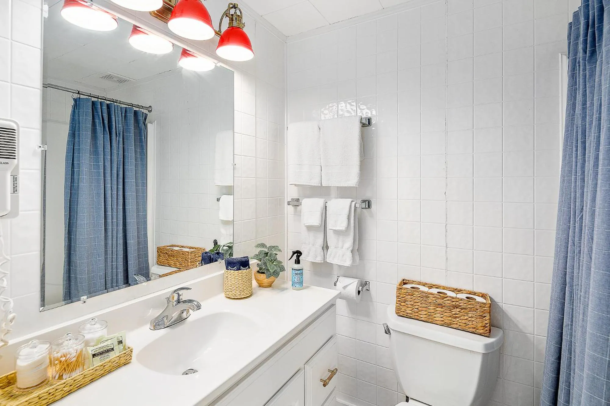 Bathroom in Seascape Motel & Cottages