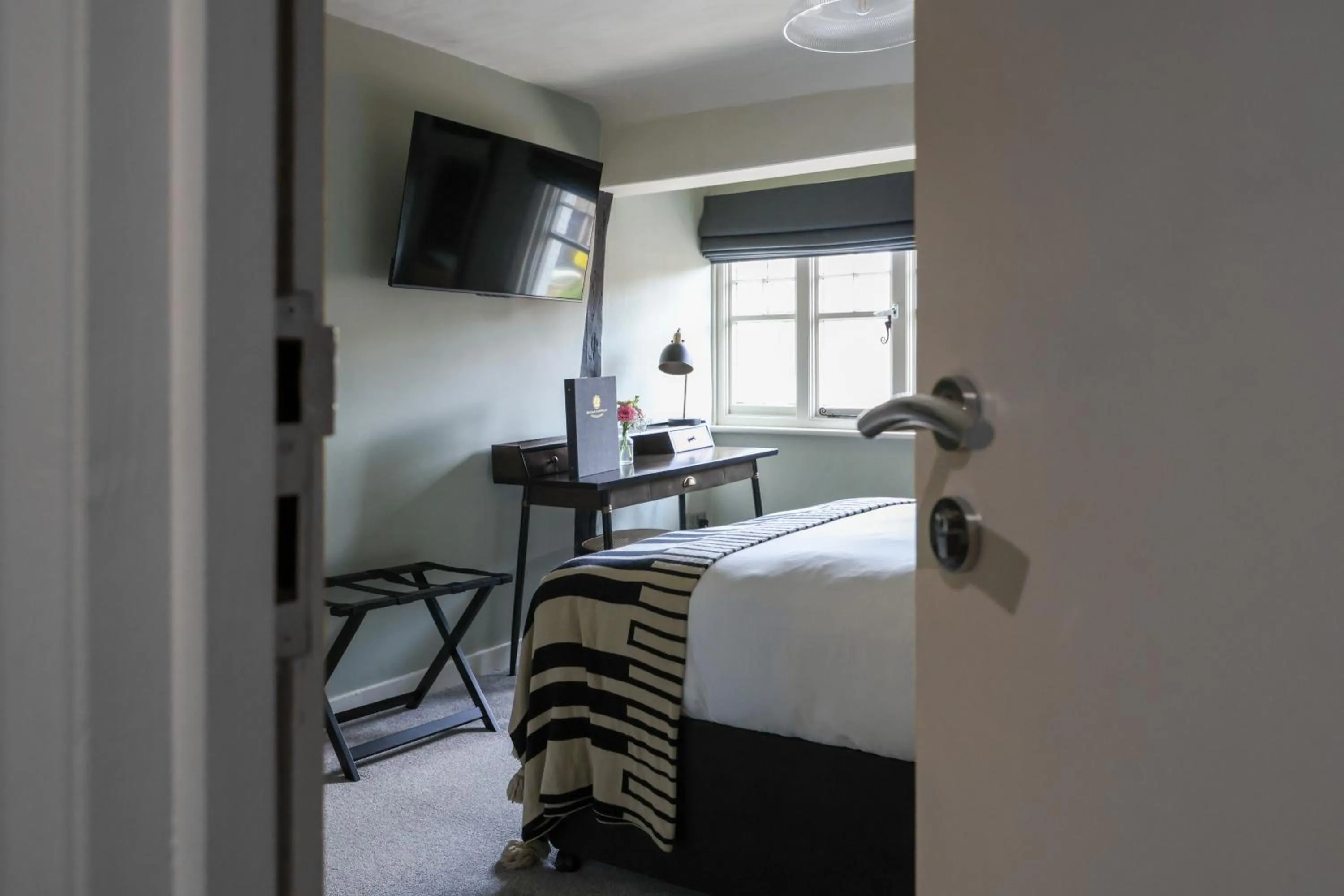 Bedroom, Bed in The Windmill