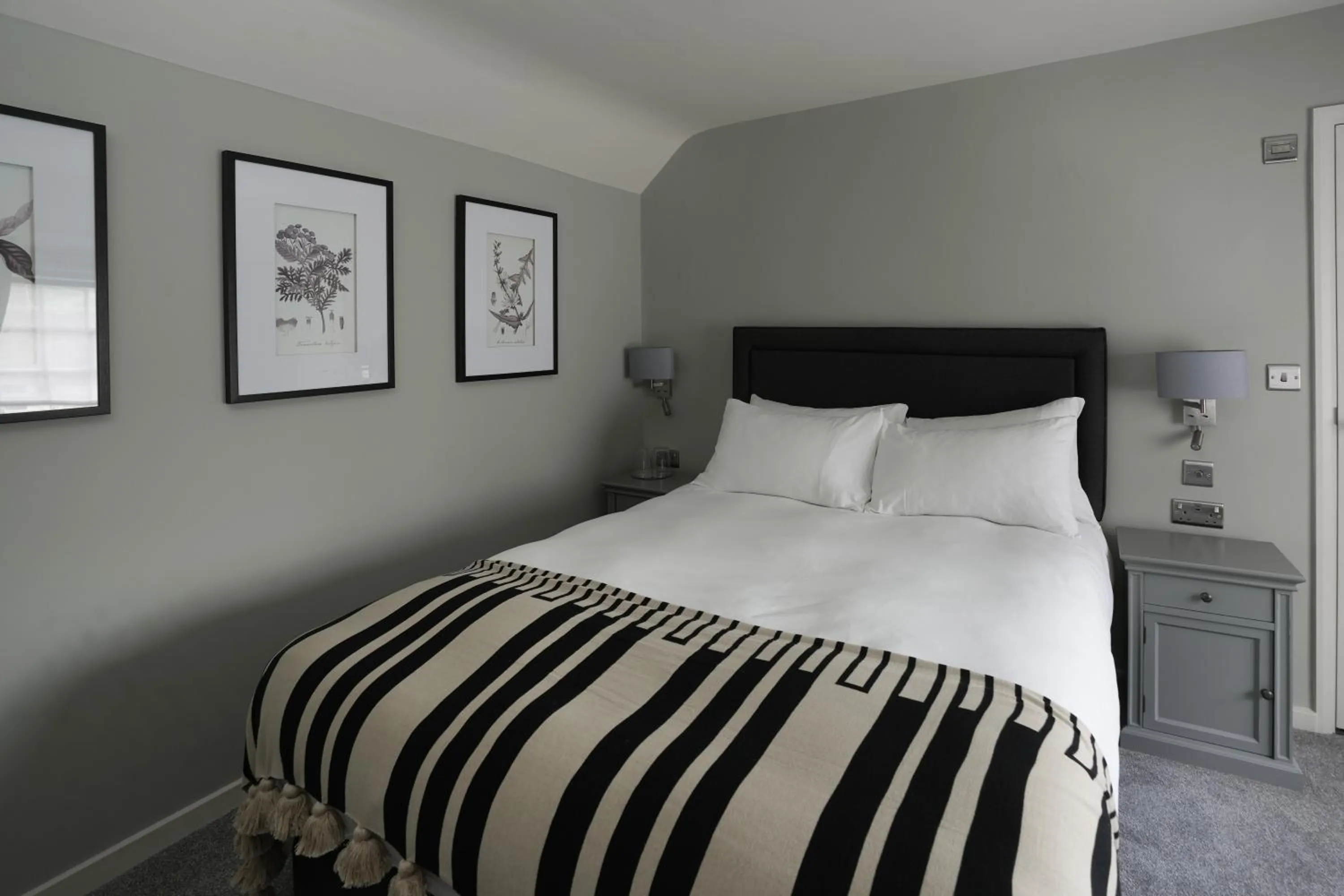 Bedroom, Bed in The Windmill