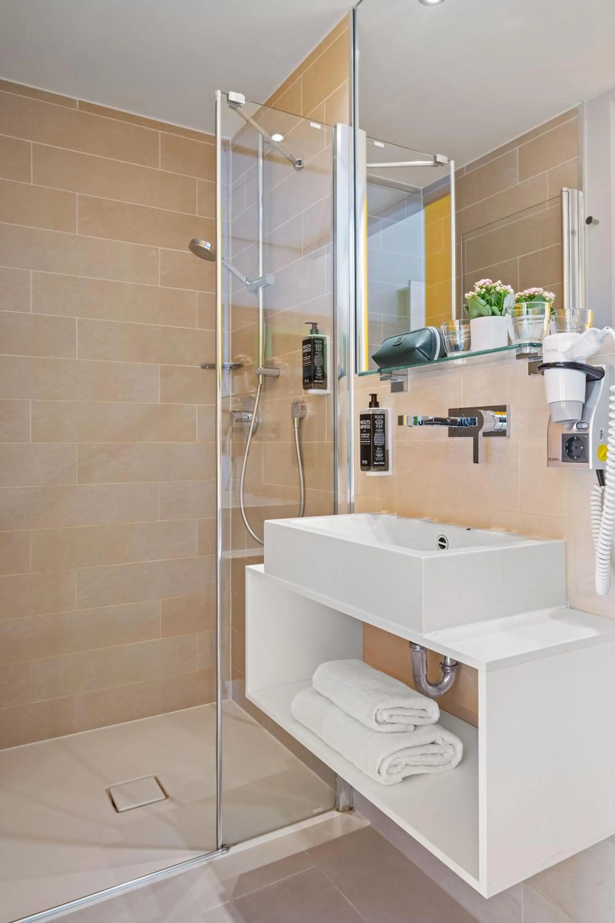 Bathroom in Hey Lou Hotel Hildesheim