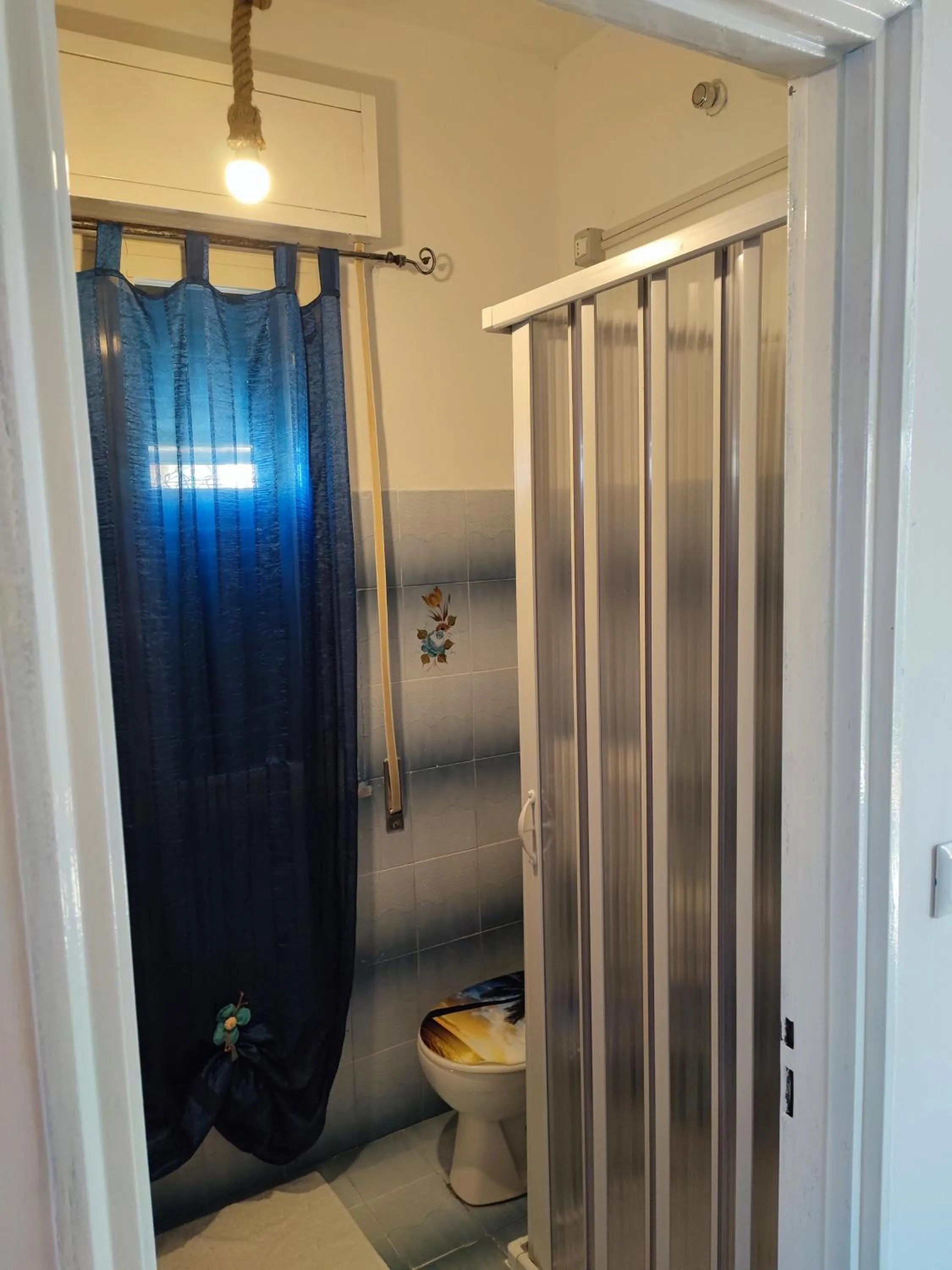 Shower in Alba Chiara Licata