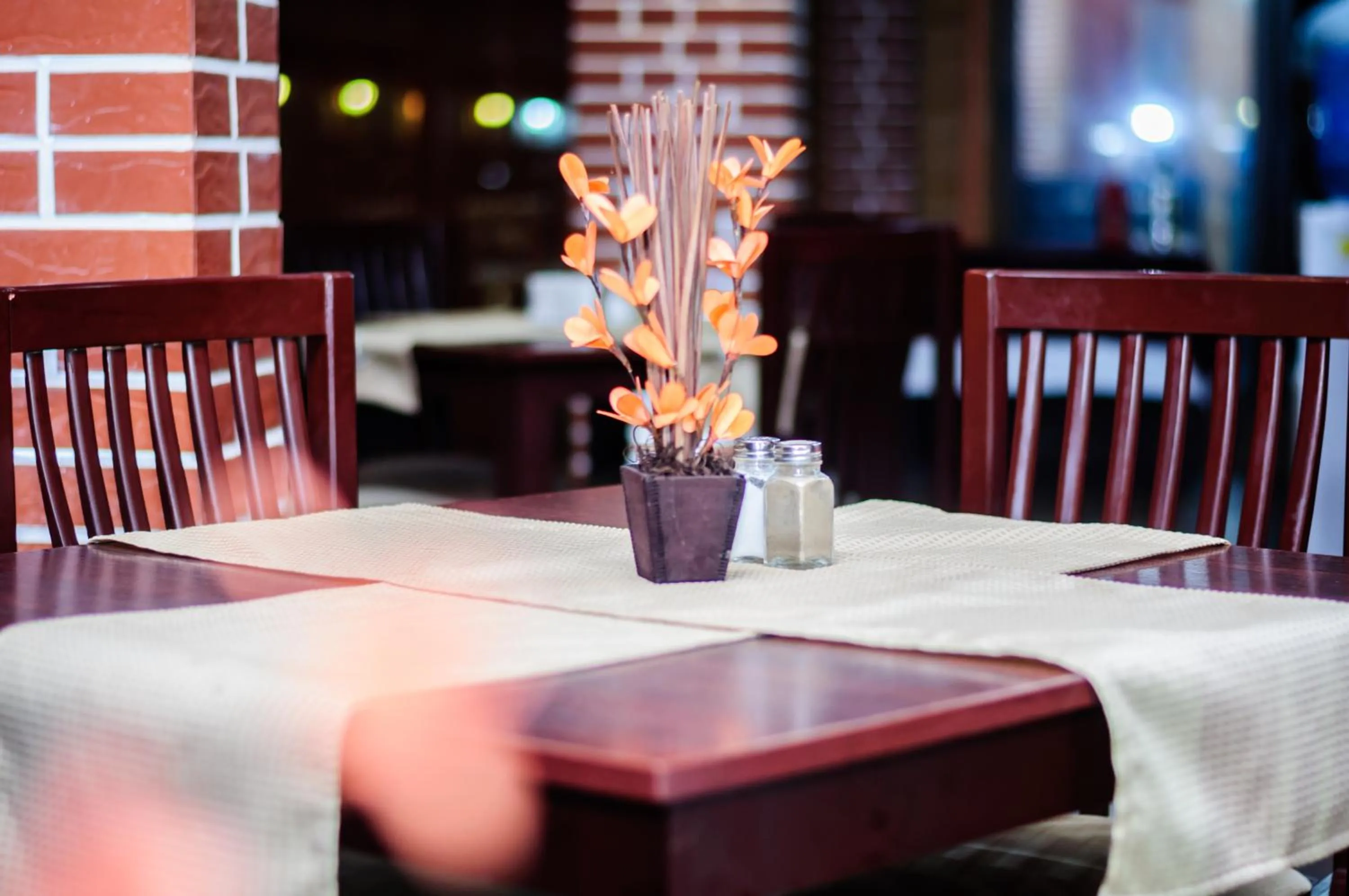 Restaurant/places to eat in Cantilena Complex