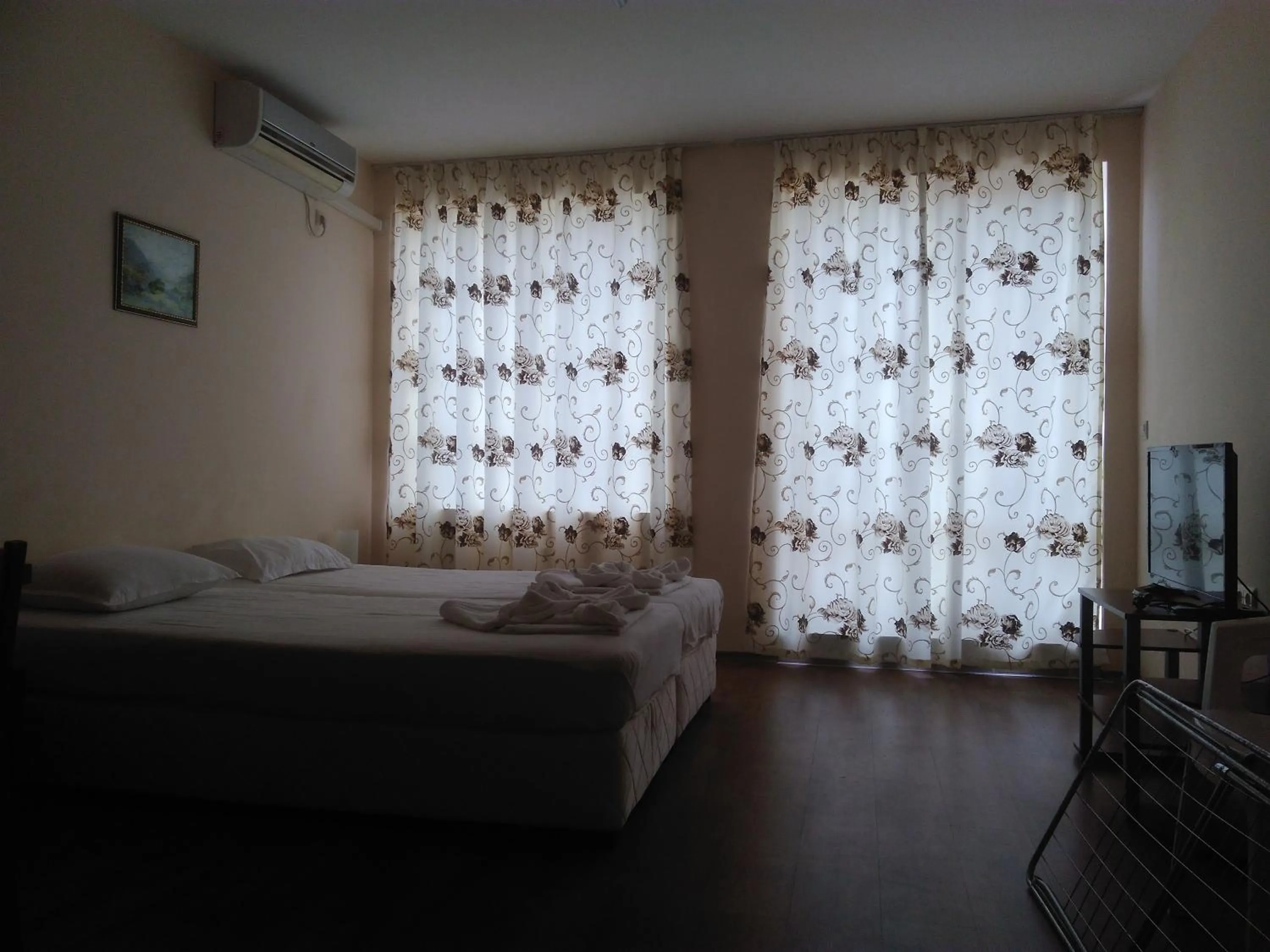Living room, Bed in Cantilena Complex