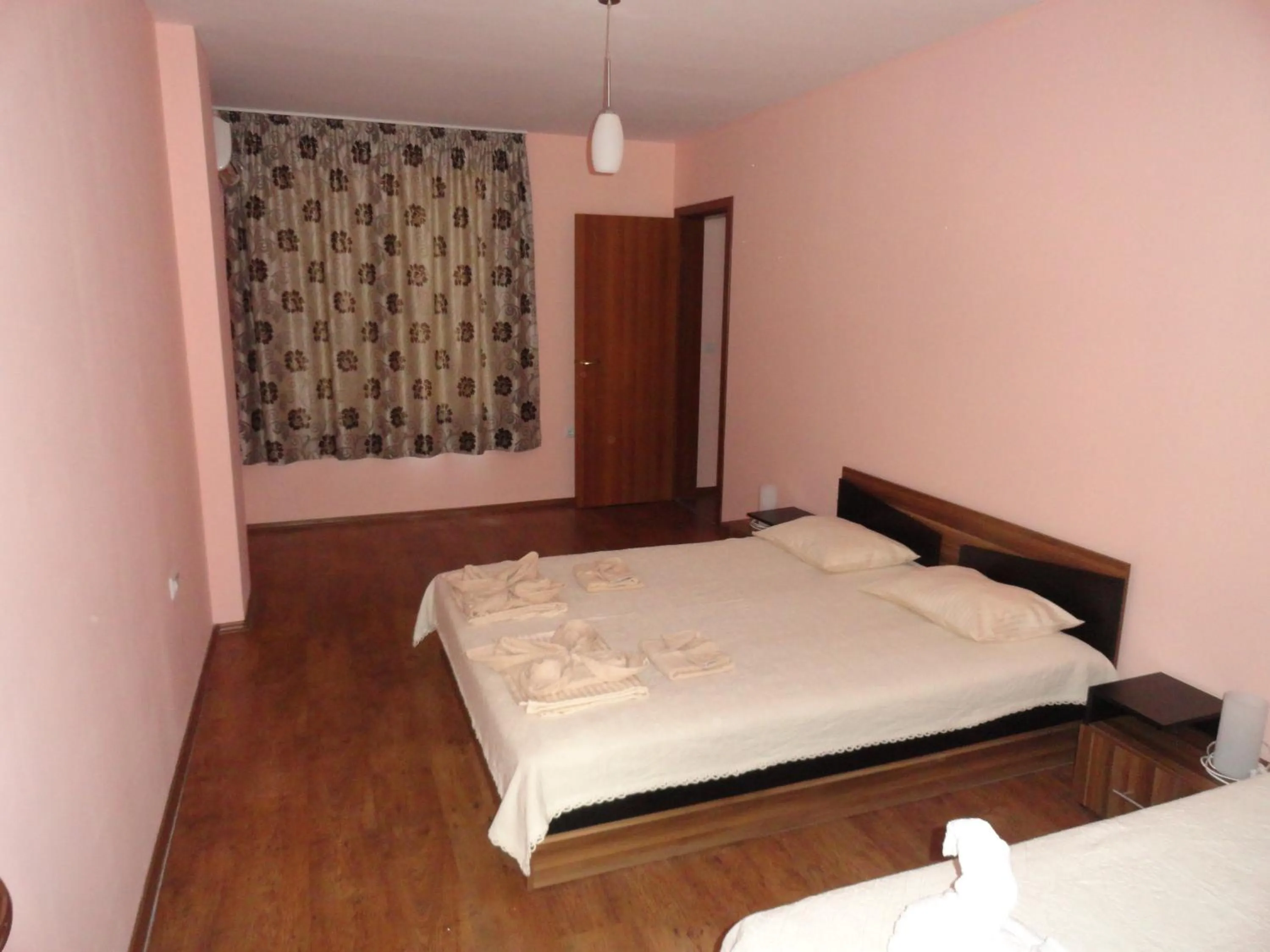 Bed in Cantilena Complex