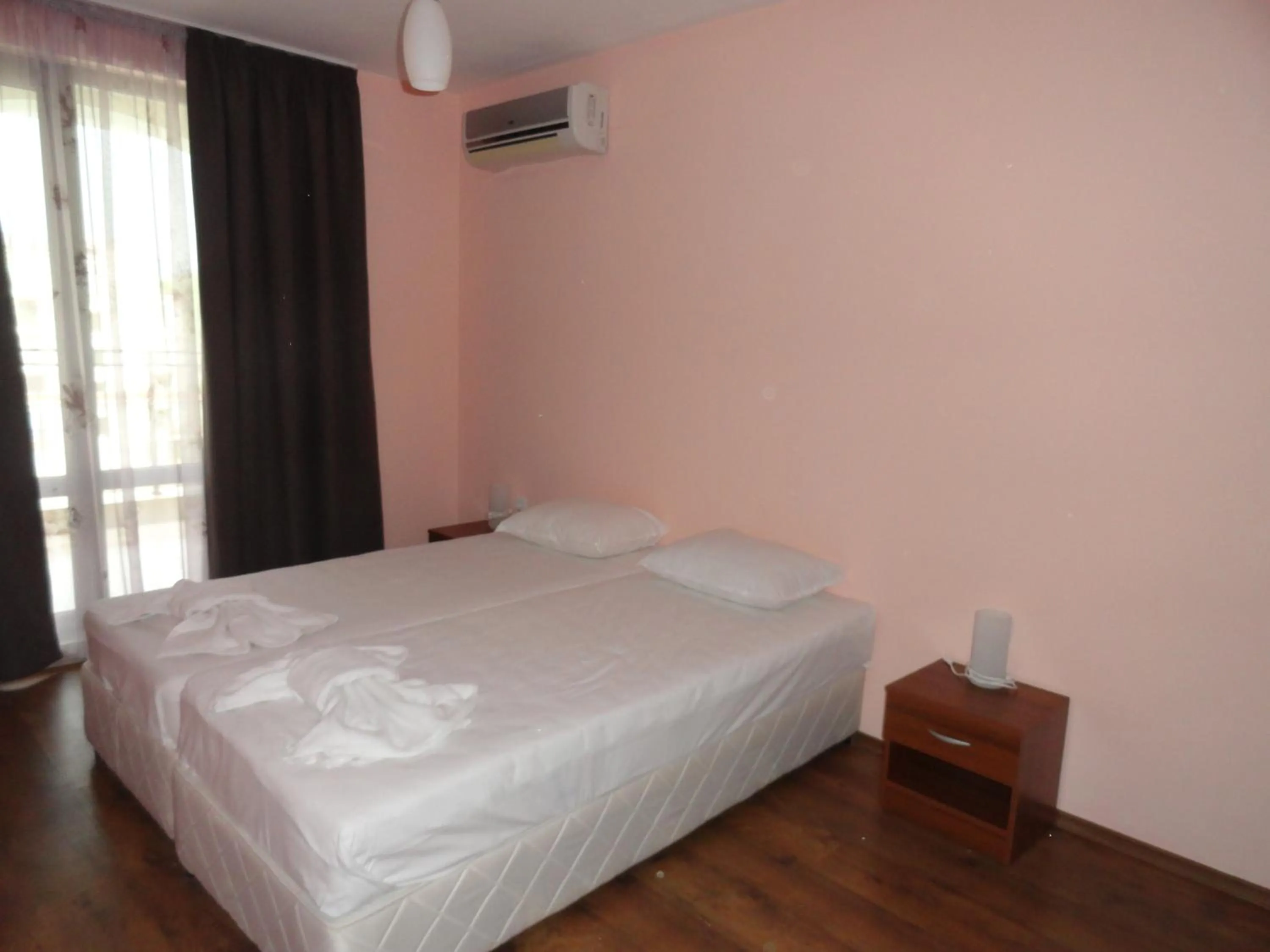 Bed in Cantilena Complex