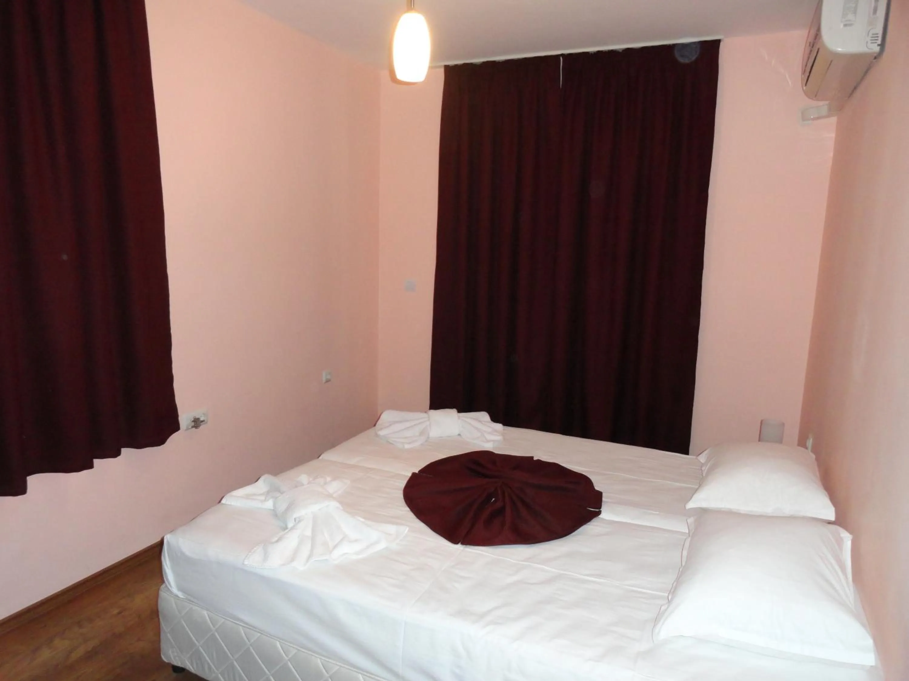 Bed in Cantilena Complex