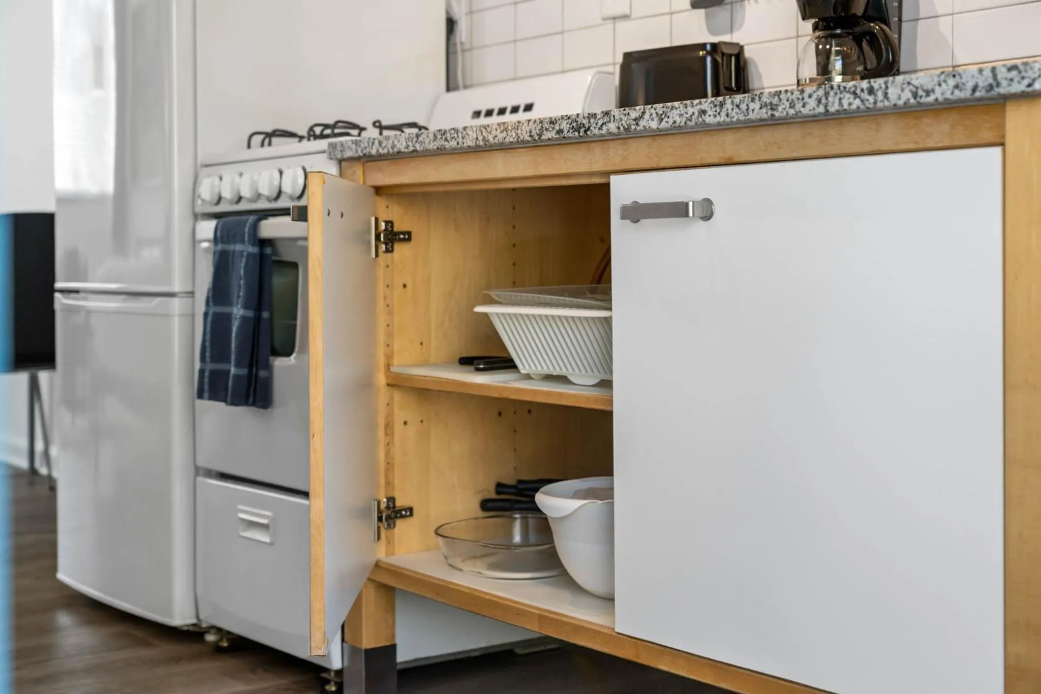 Kitchen or kitchenette in BCA Furnished Apartments