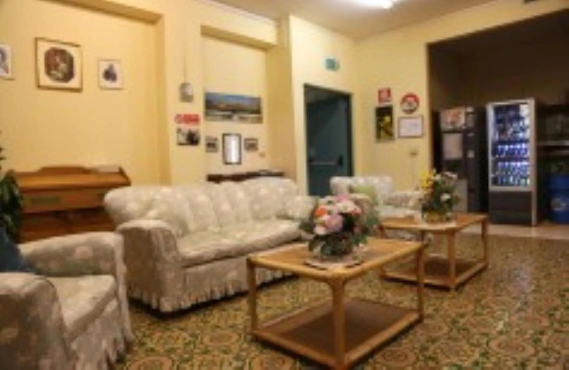 Communal lounge/ TV room in Casa Piccole Ancelle di Cristo Re