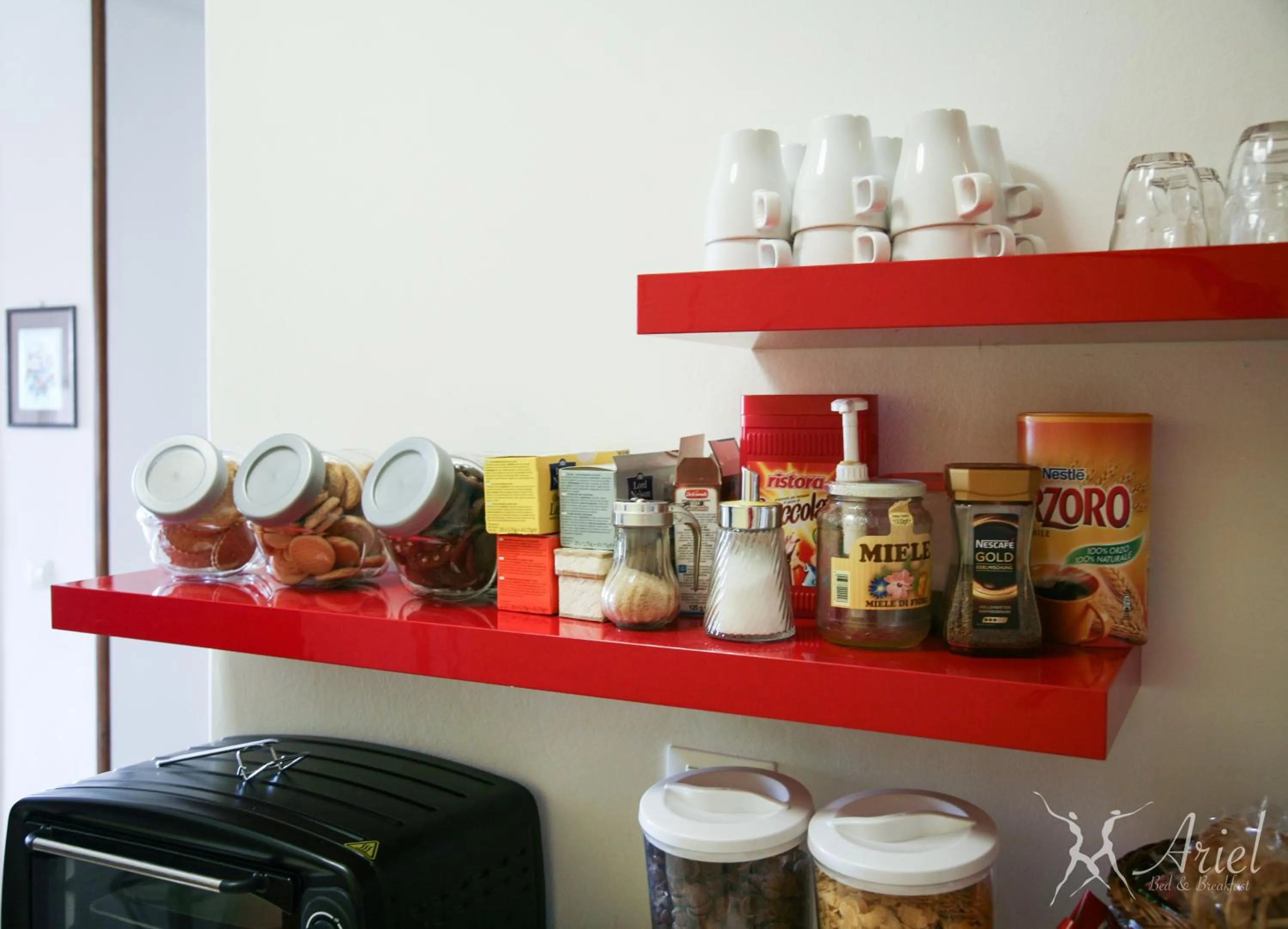 Coffee/tea facilities in Ariel B&B