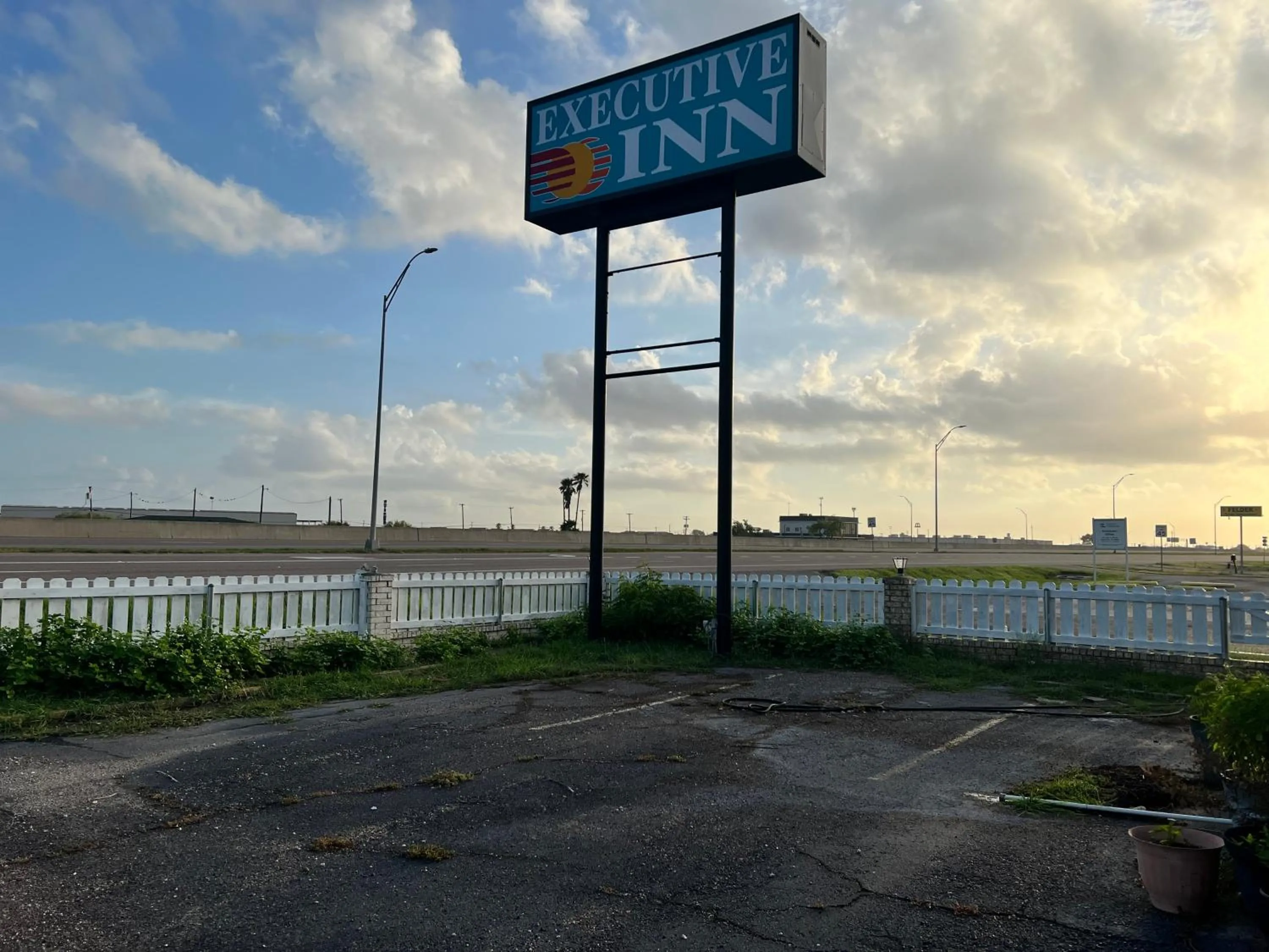 Executive Inn Robstown