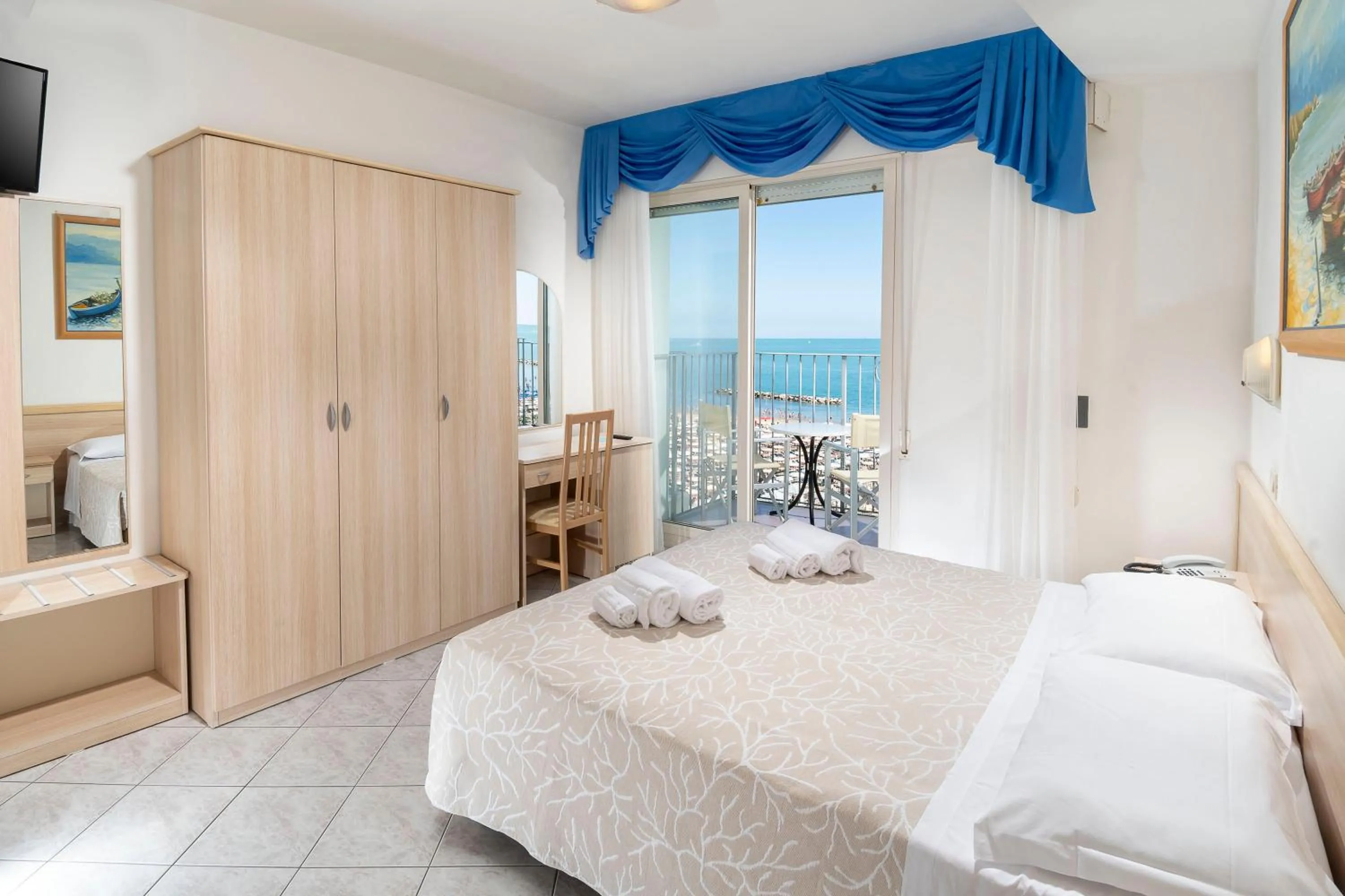 View (from property/room), Bed in Hotel Lido