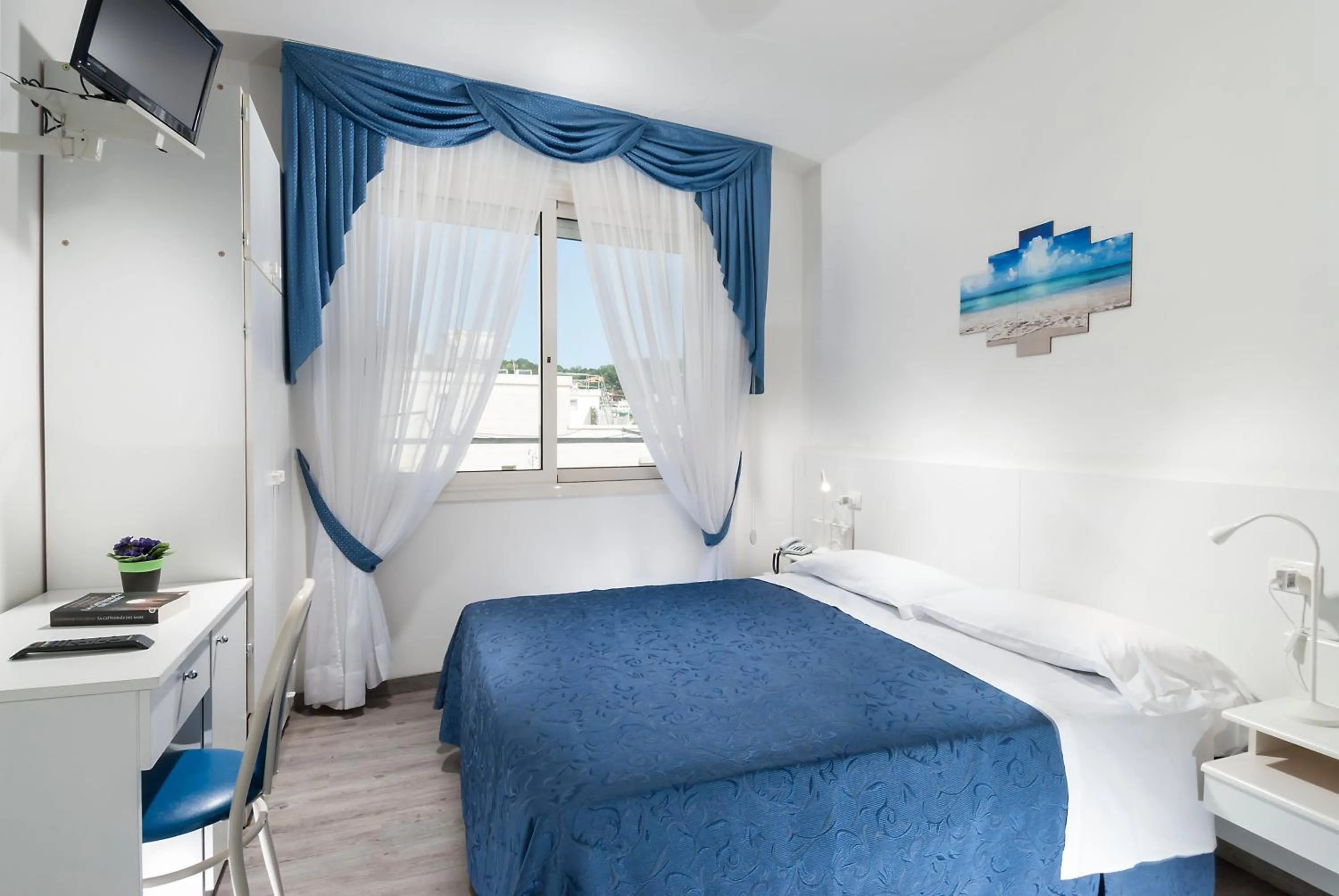 Bedroom, Bed in Hotel Lido
