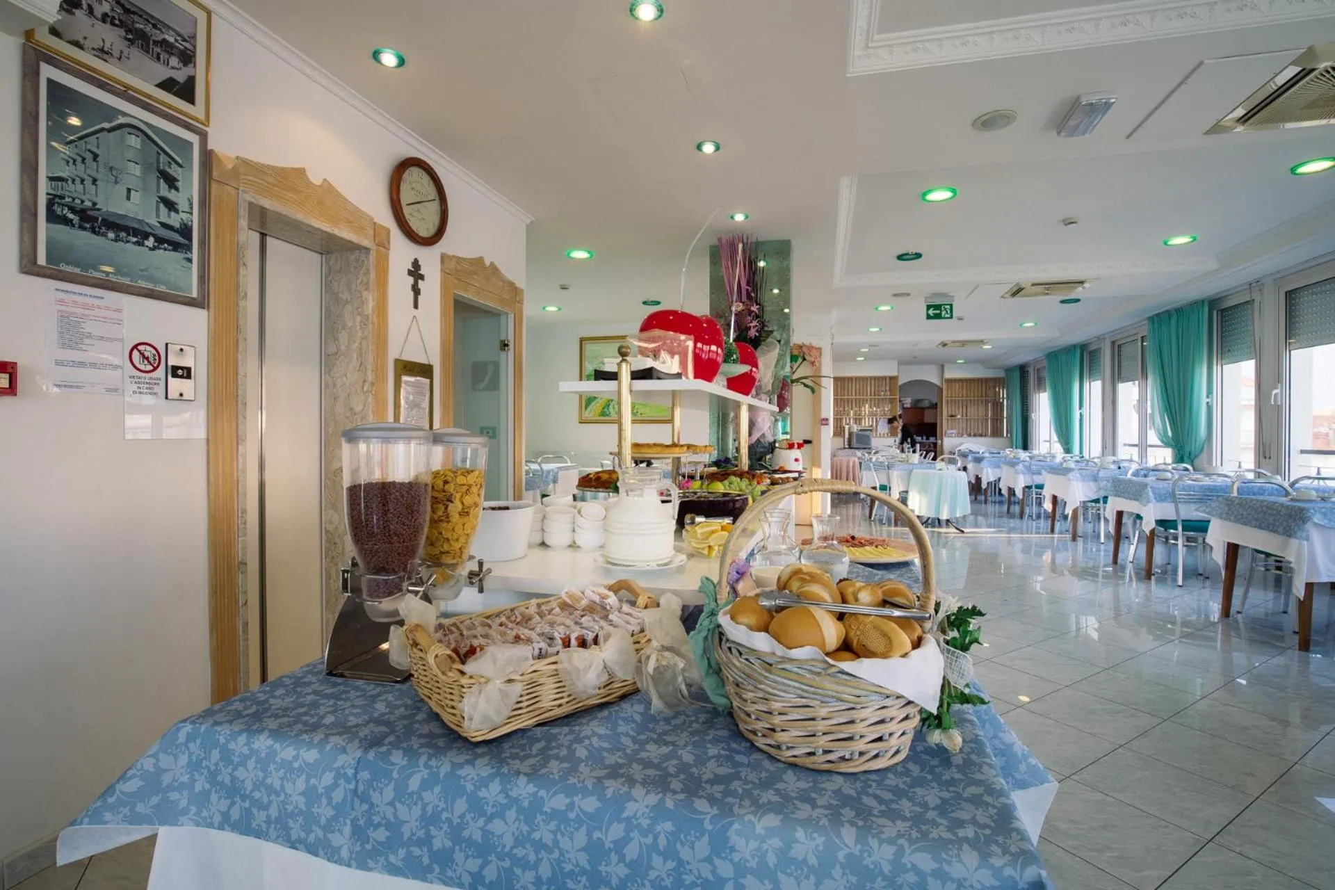 Continental breakfast in Hotel Lido