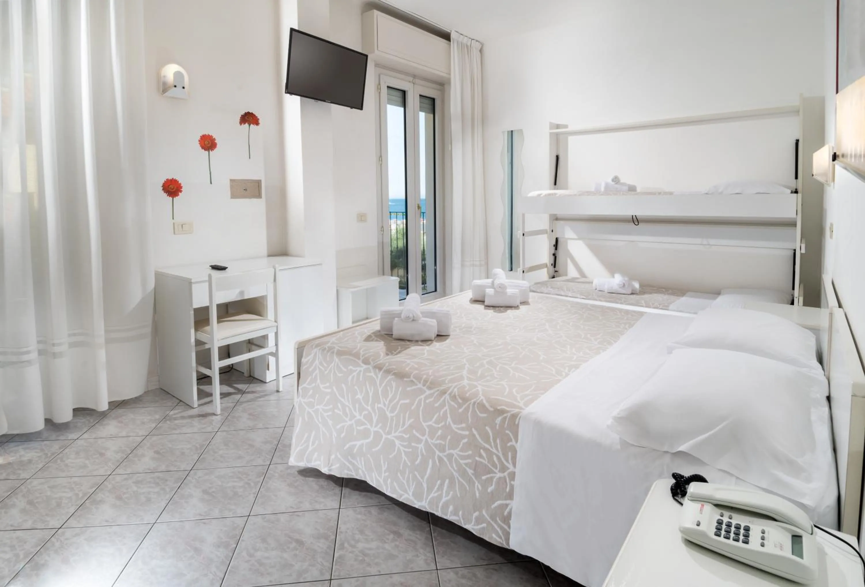 Photo of the whole room, Bed in Hotel Lido
