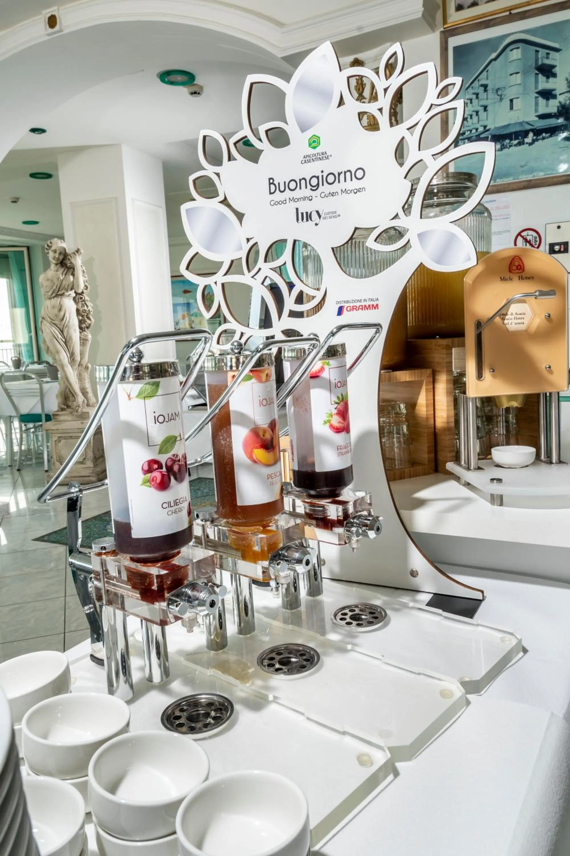 Restaurant/places to eat in Hotel Lido