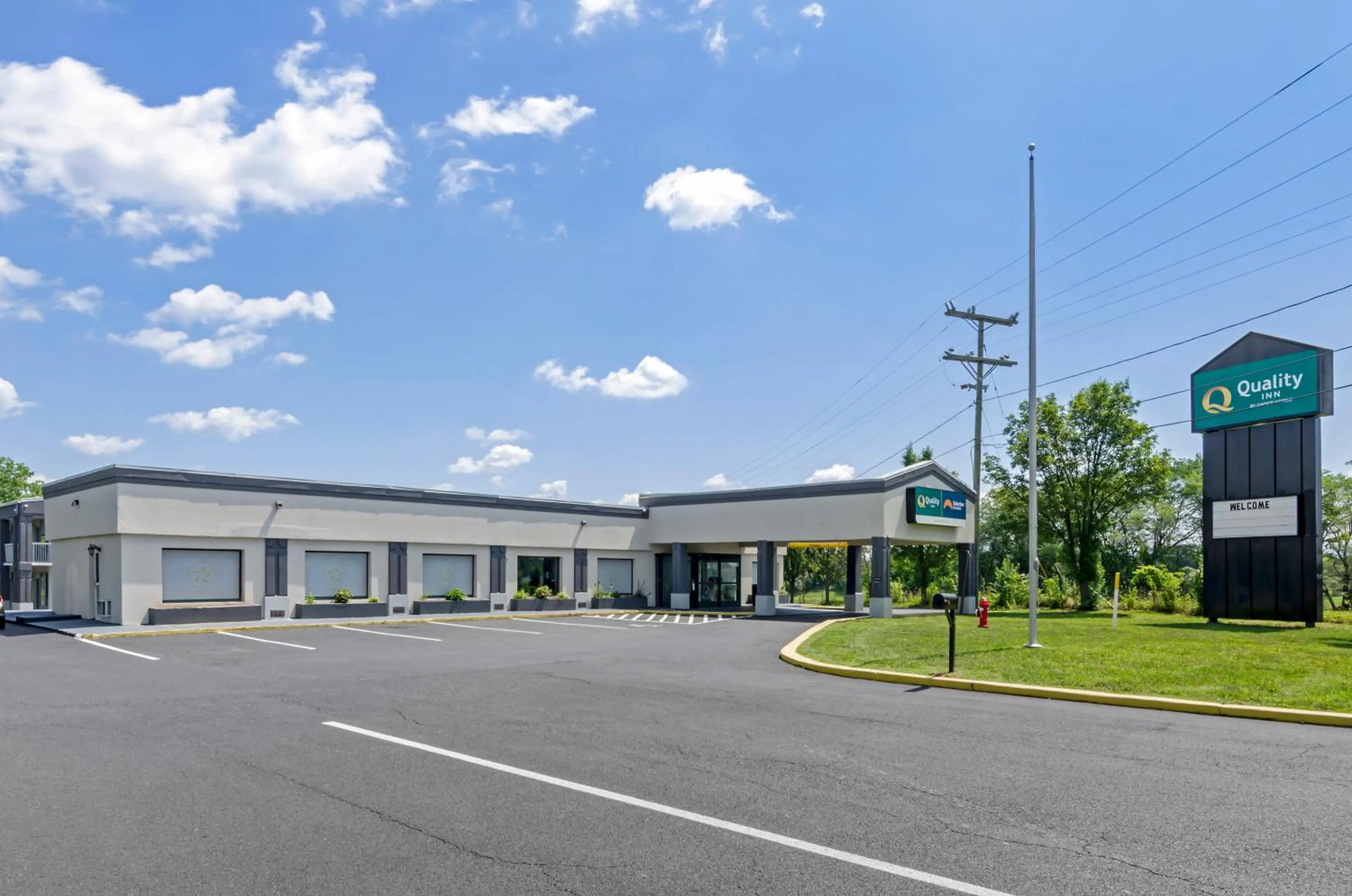 Property building in Suburban Studios Verona - Staunton North