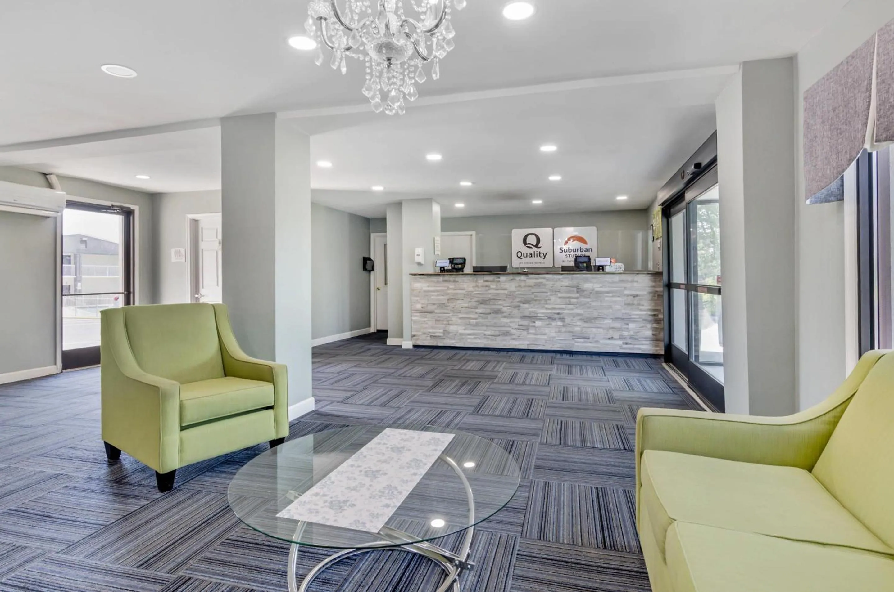 Lobby or reception in Suburban Studios Verona - Staunton North