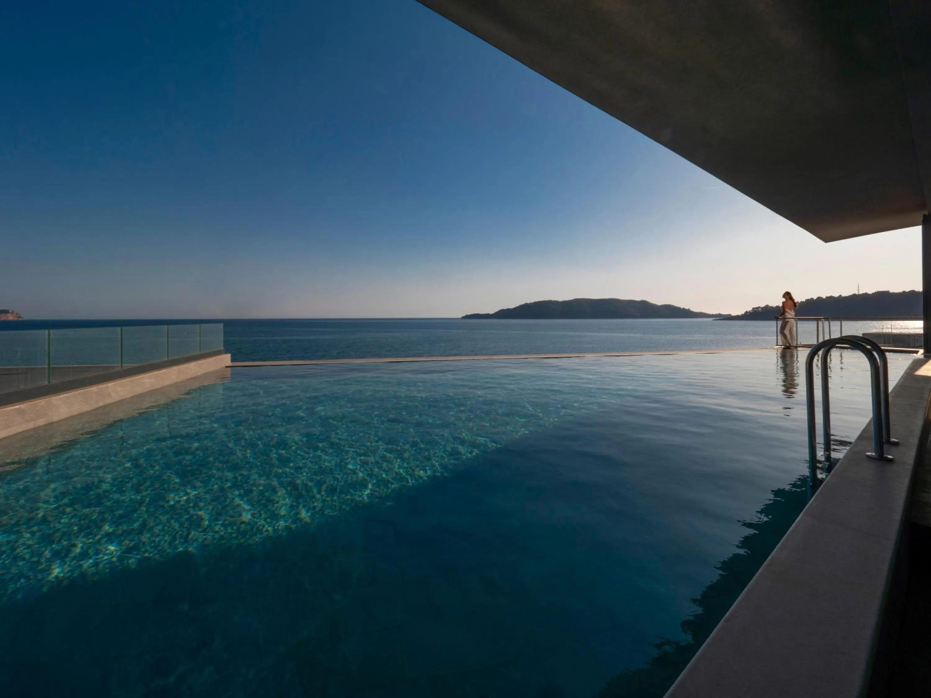 Swimming pool in Sea Star Budva