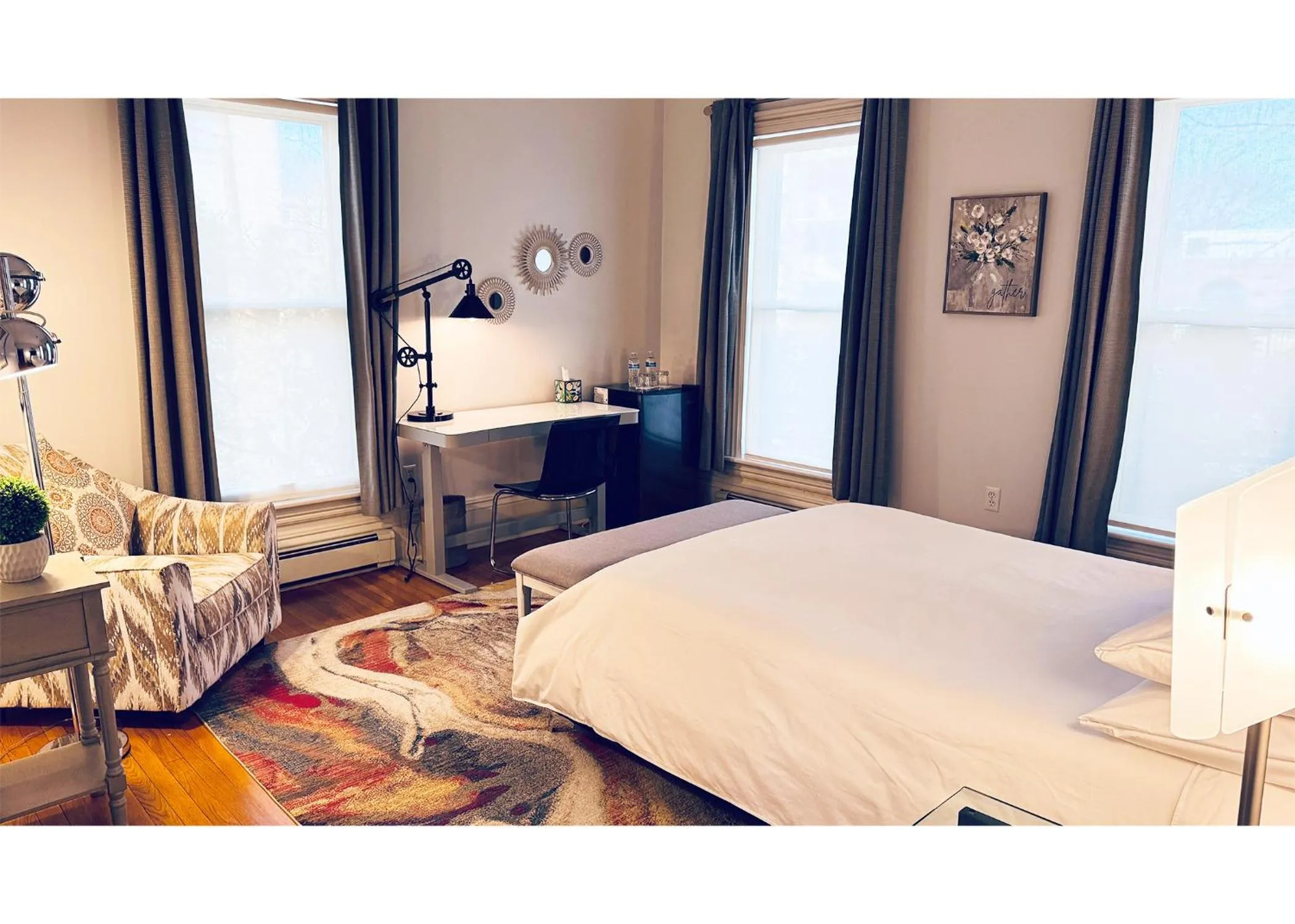 Photo of the whole room, Bed in Ginkgo House on Harvard