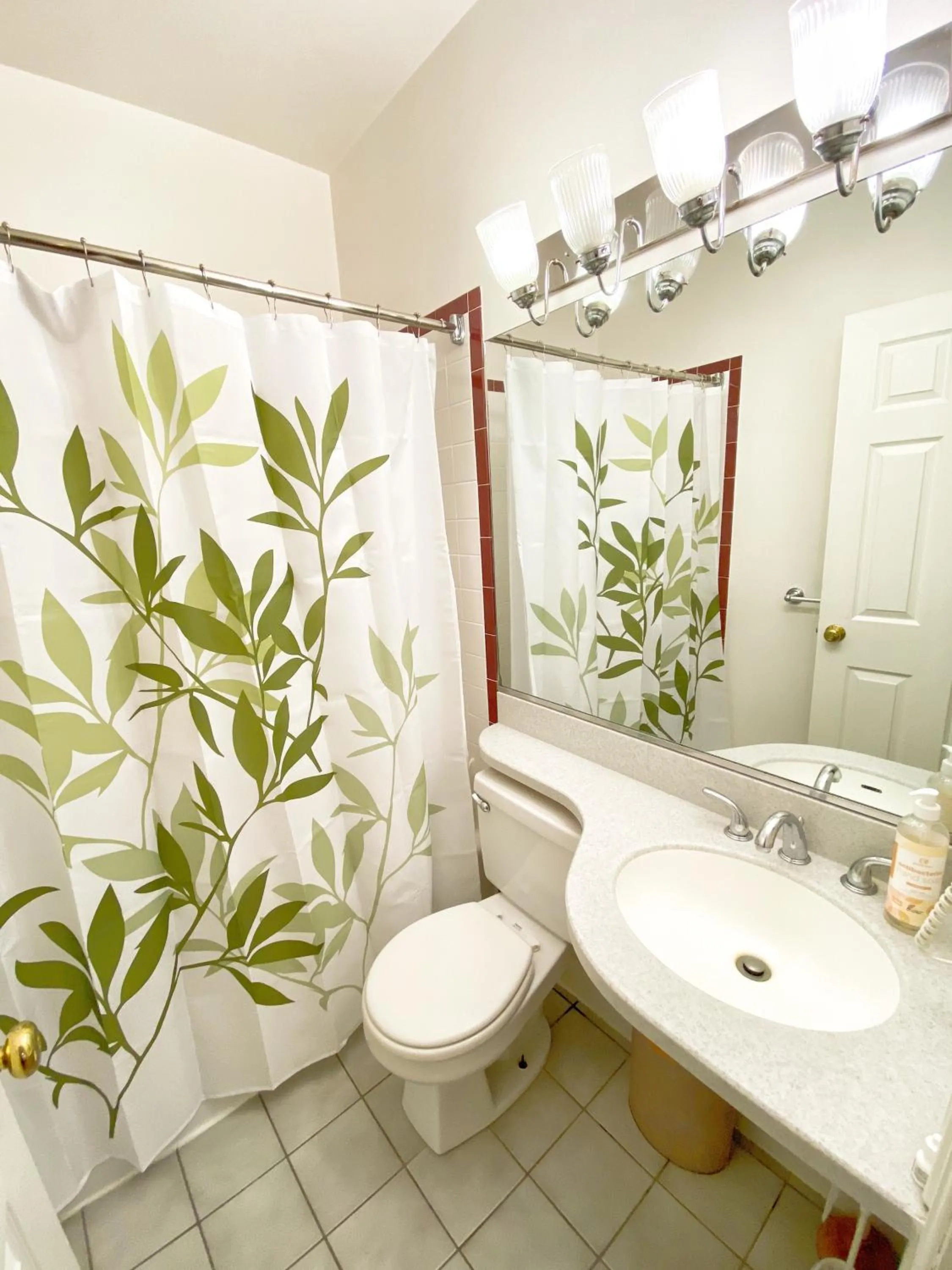 Shower in Ginkgo House on Harvard