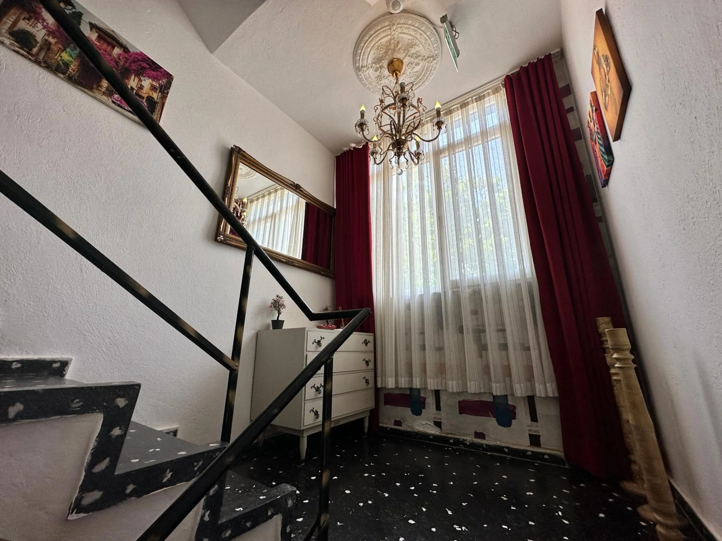 Decorative detail in Bonjourla Otel