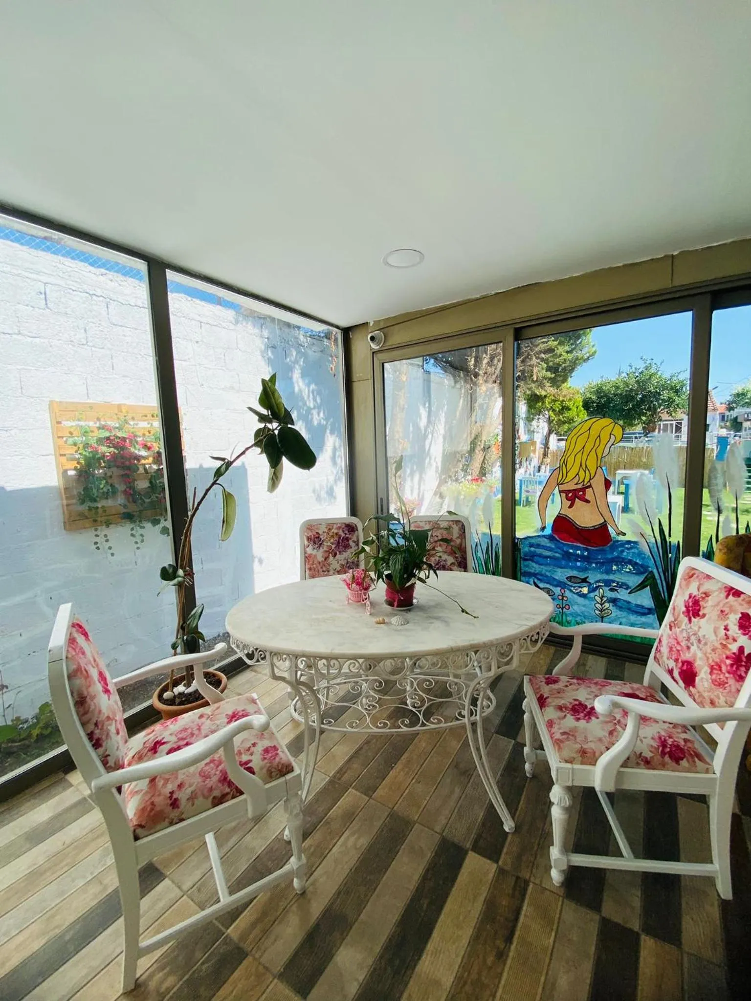 Day in Bonjourla Otel