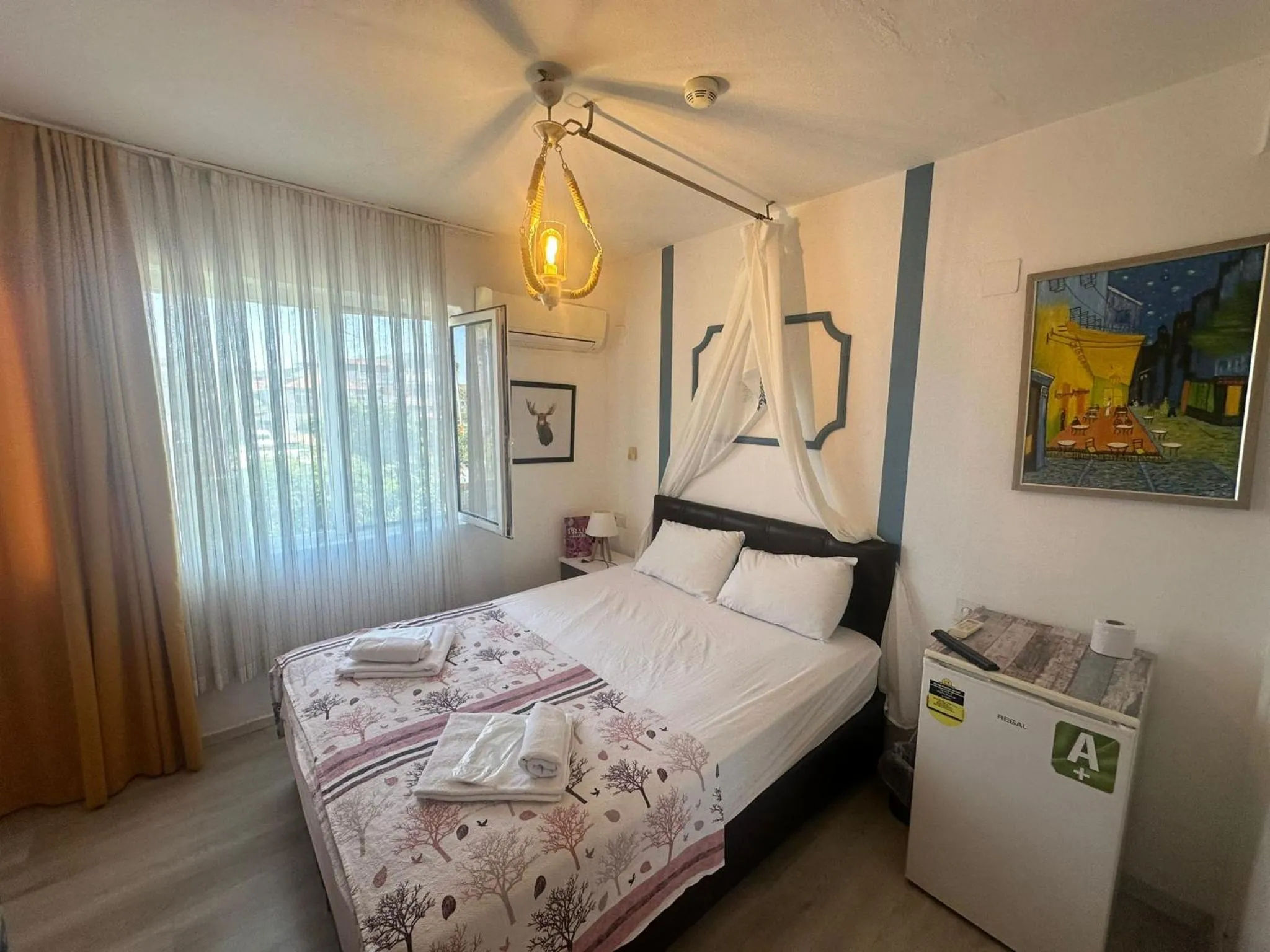 Photo of the whole room, Bed in Bonjourla Otel