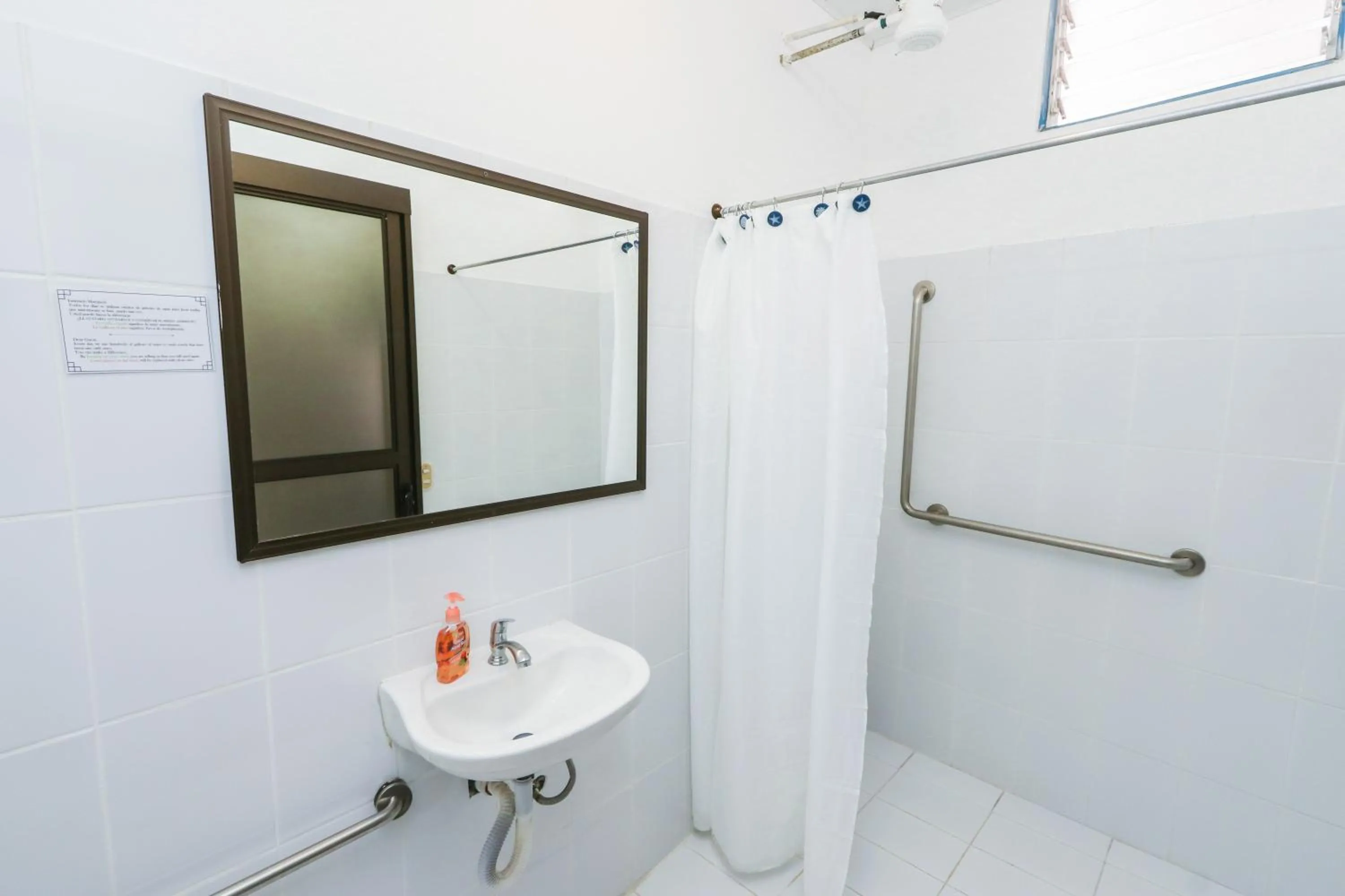 Shower in Hotel Flor Blanca