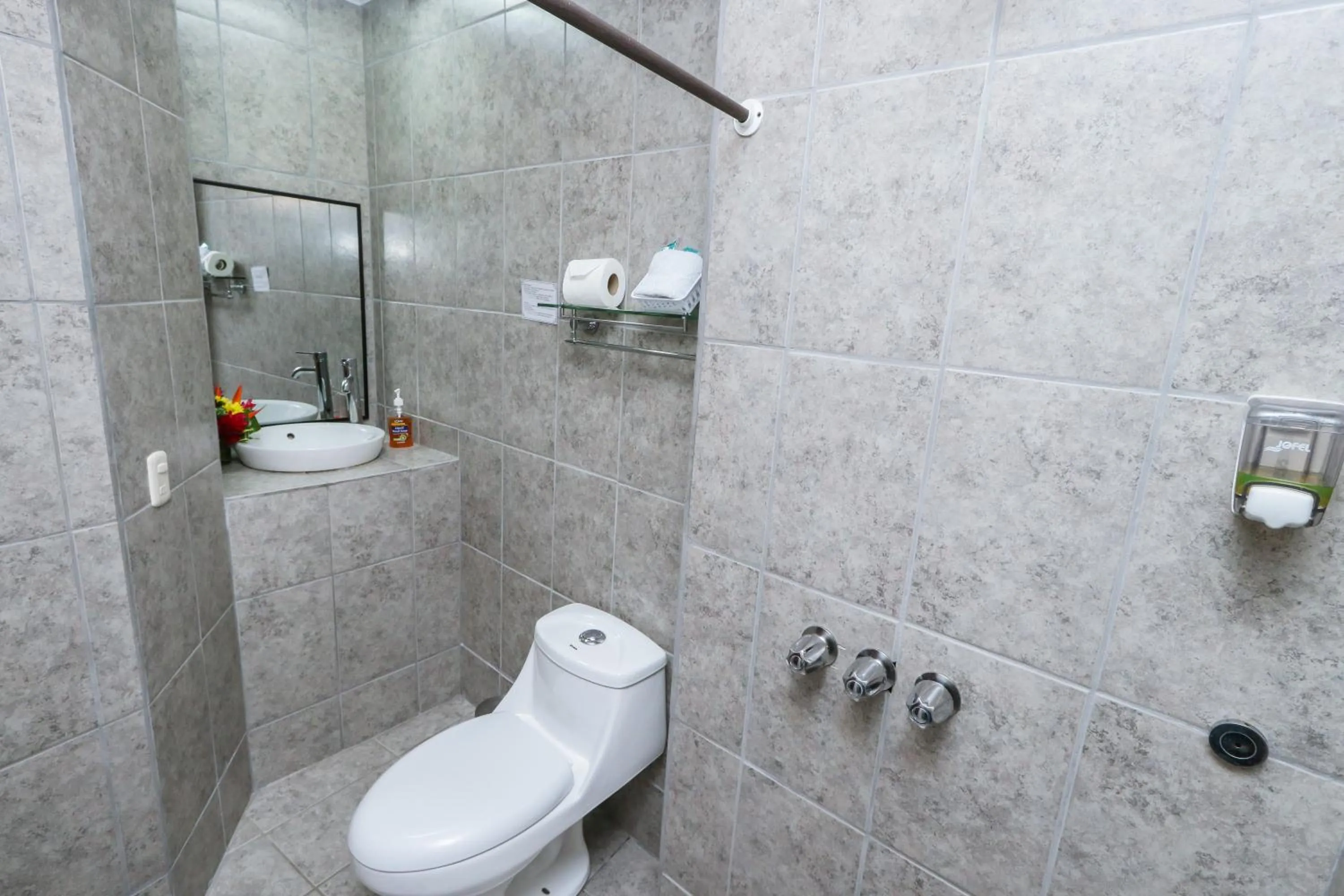 Shower in Hotel Flor Blanca