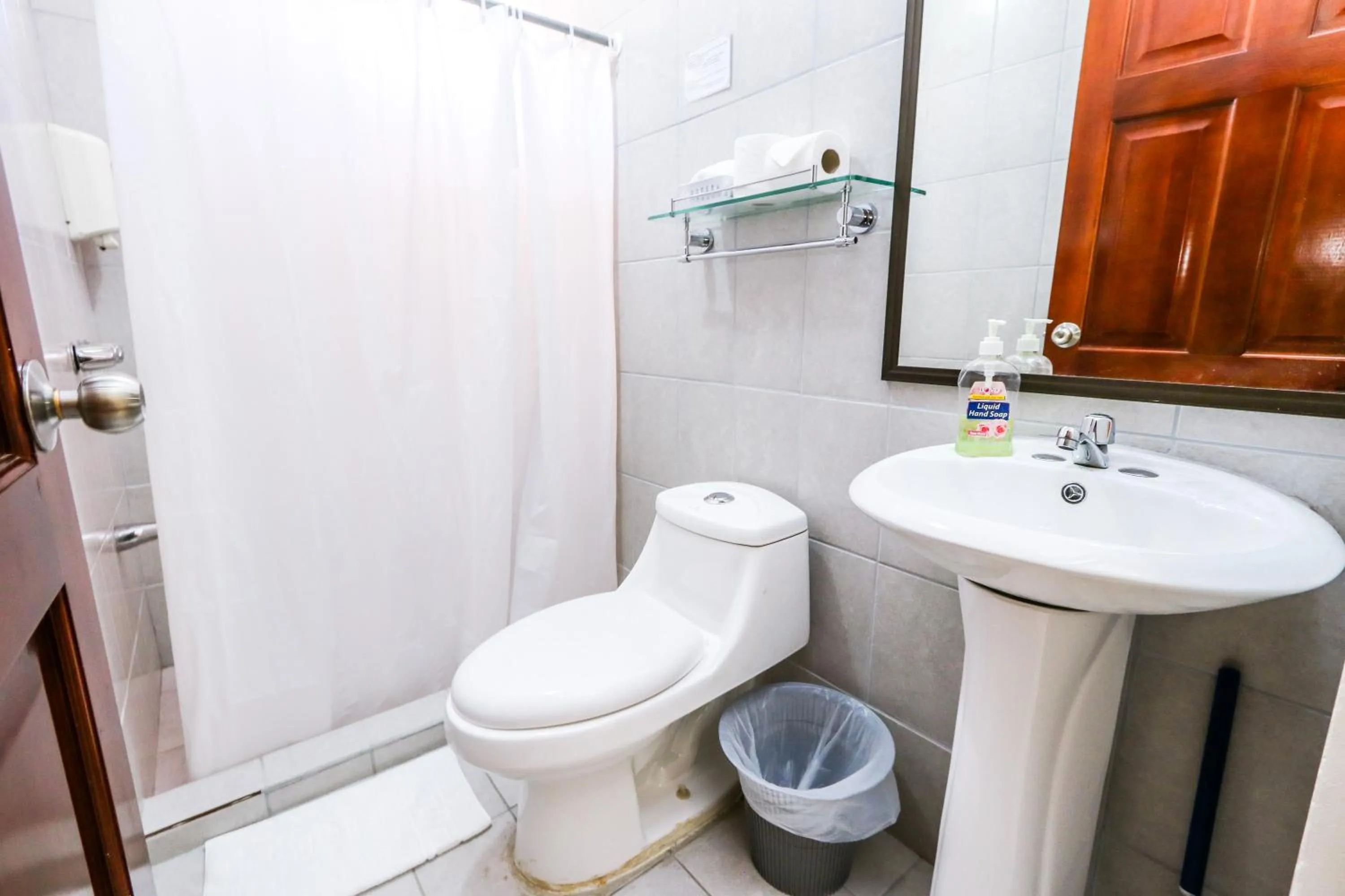 Shower in Hotel Flor Blanca