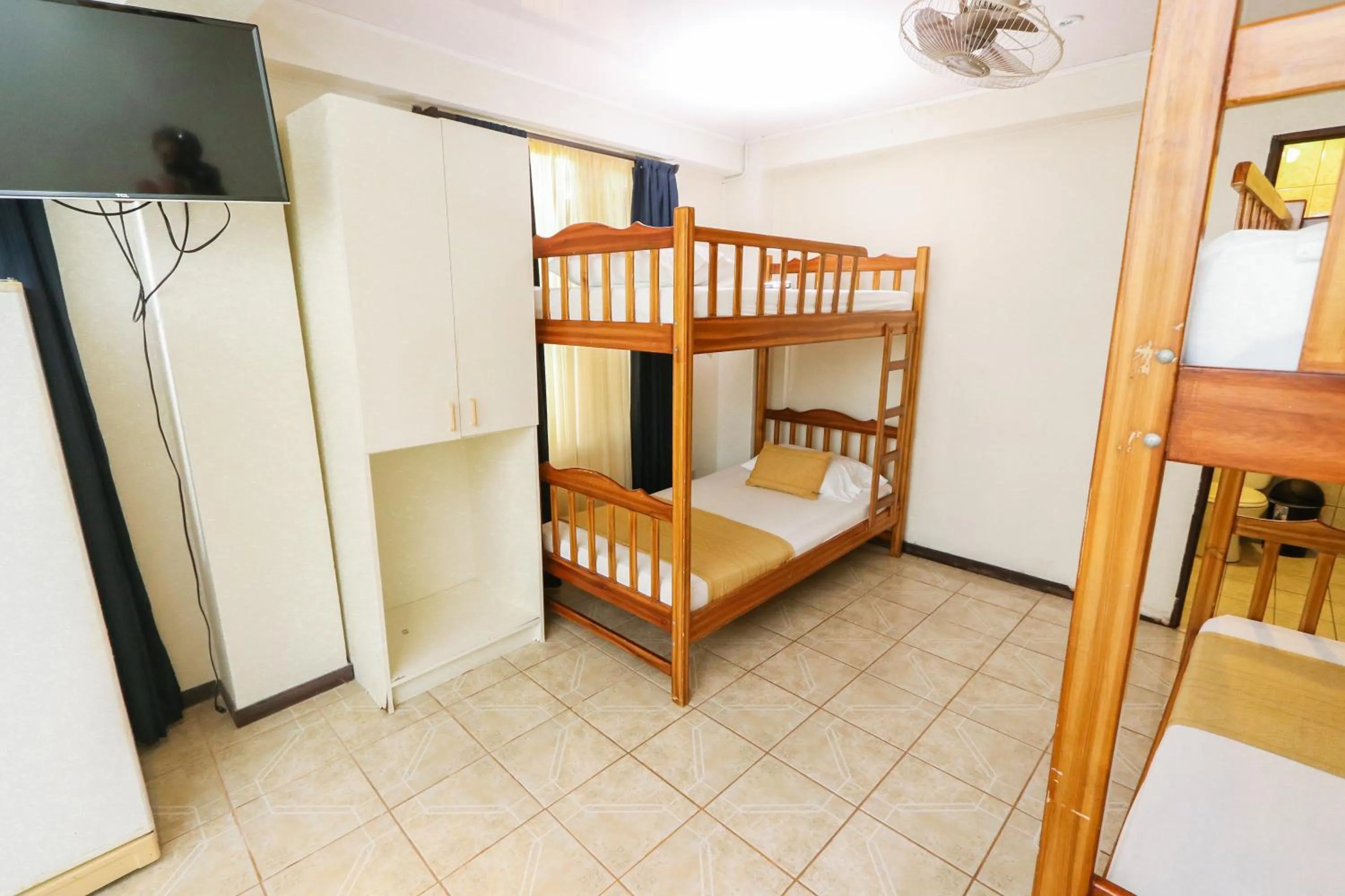 TV and multimedia, Bed in Hotel Flor Blanca